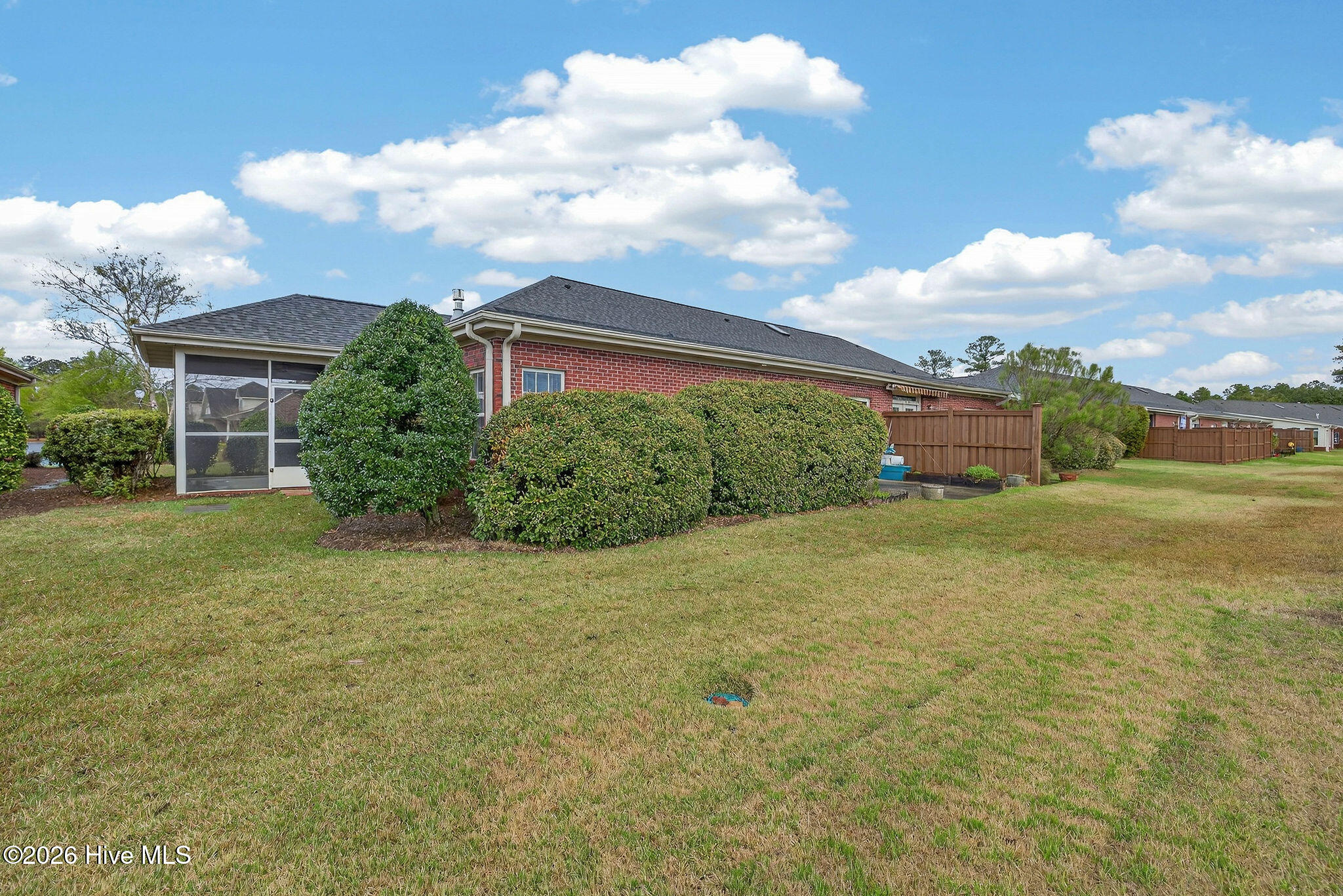 100561497 | Photo 43