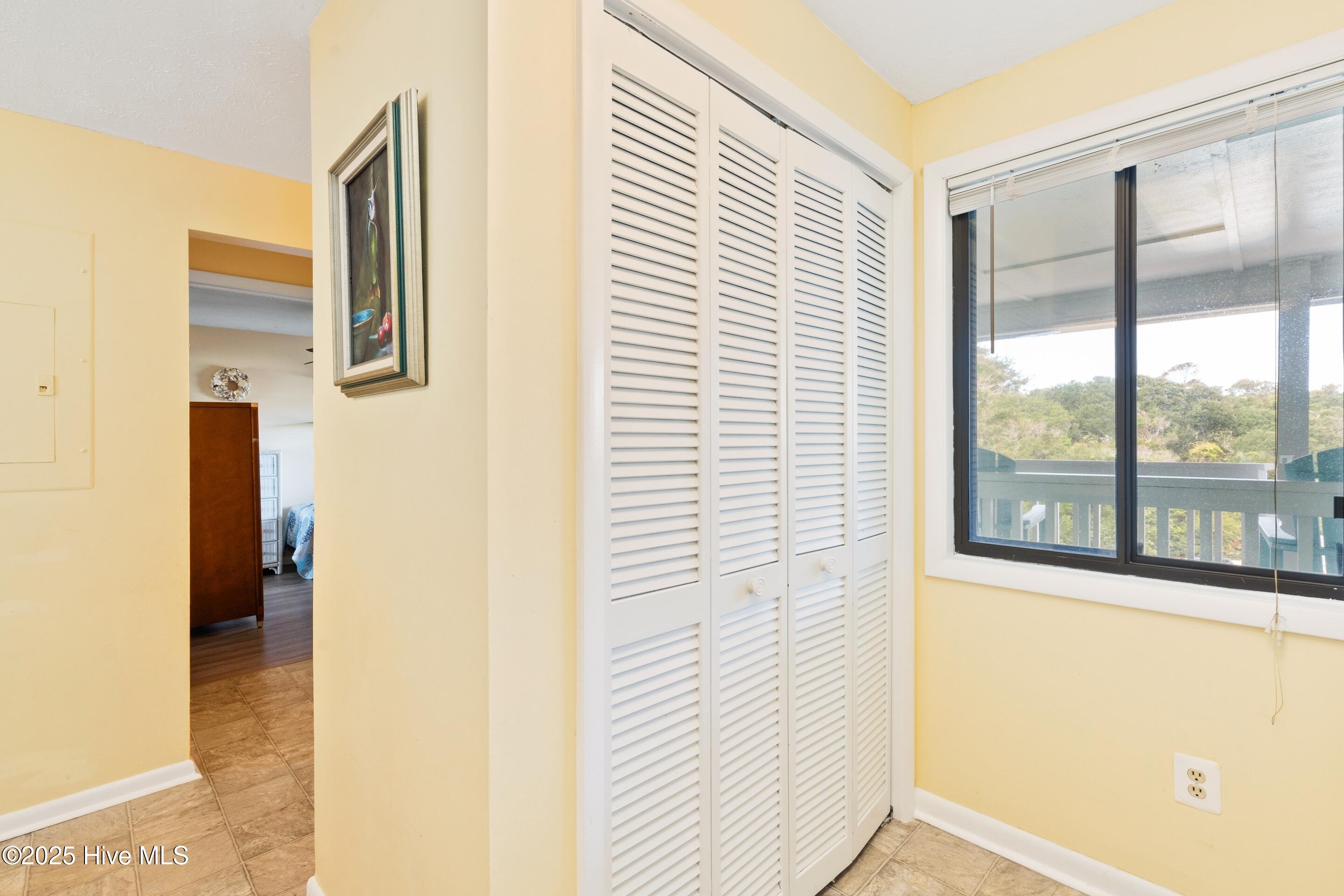 100532800 | Photo 16