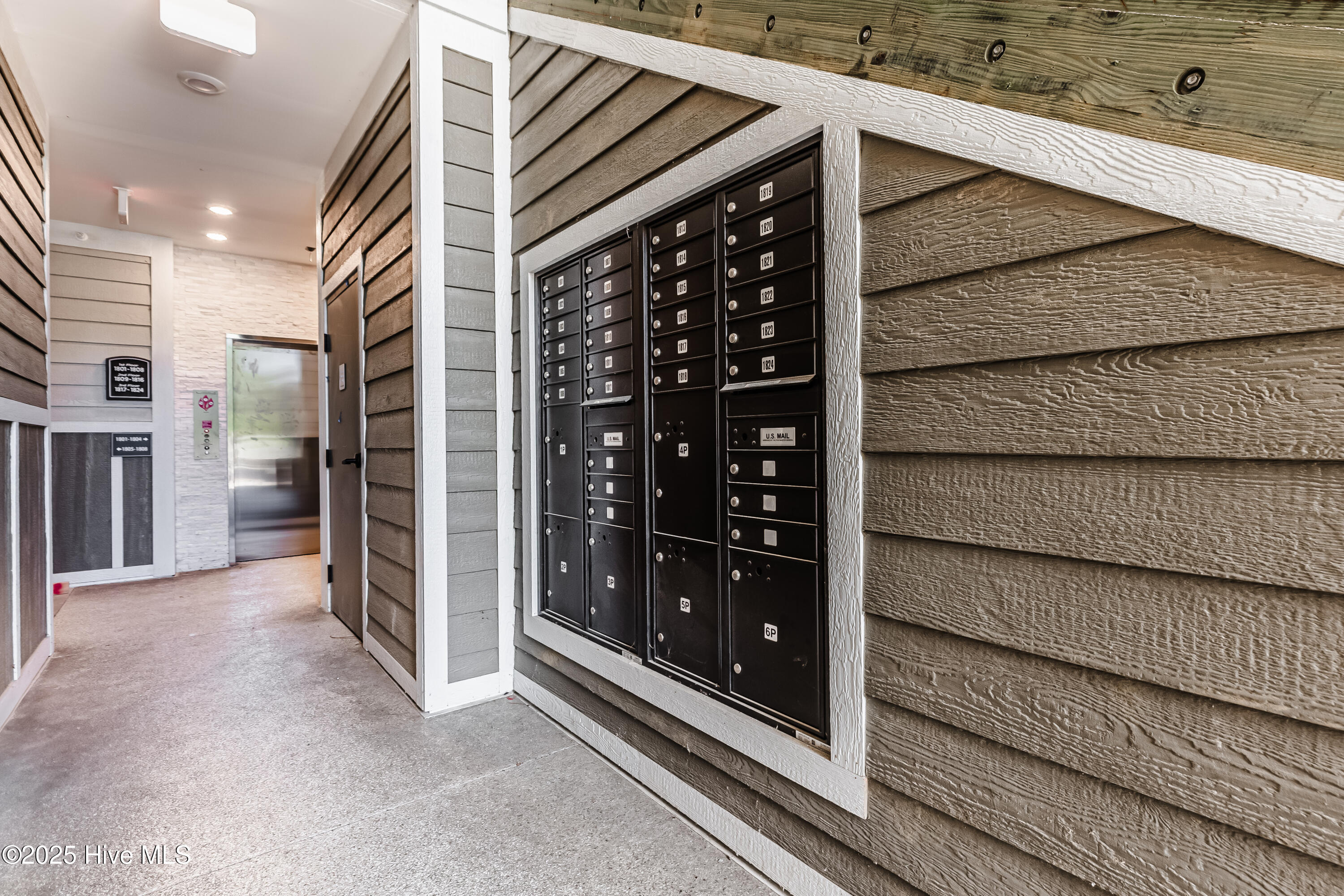 100529359 | Photo 31