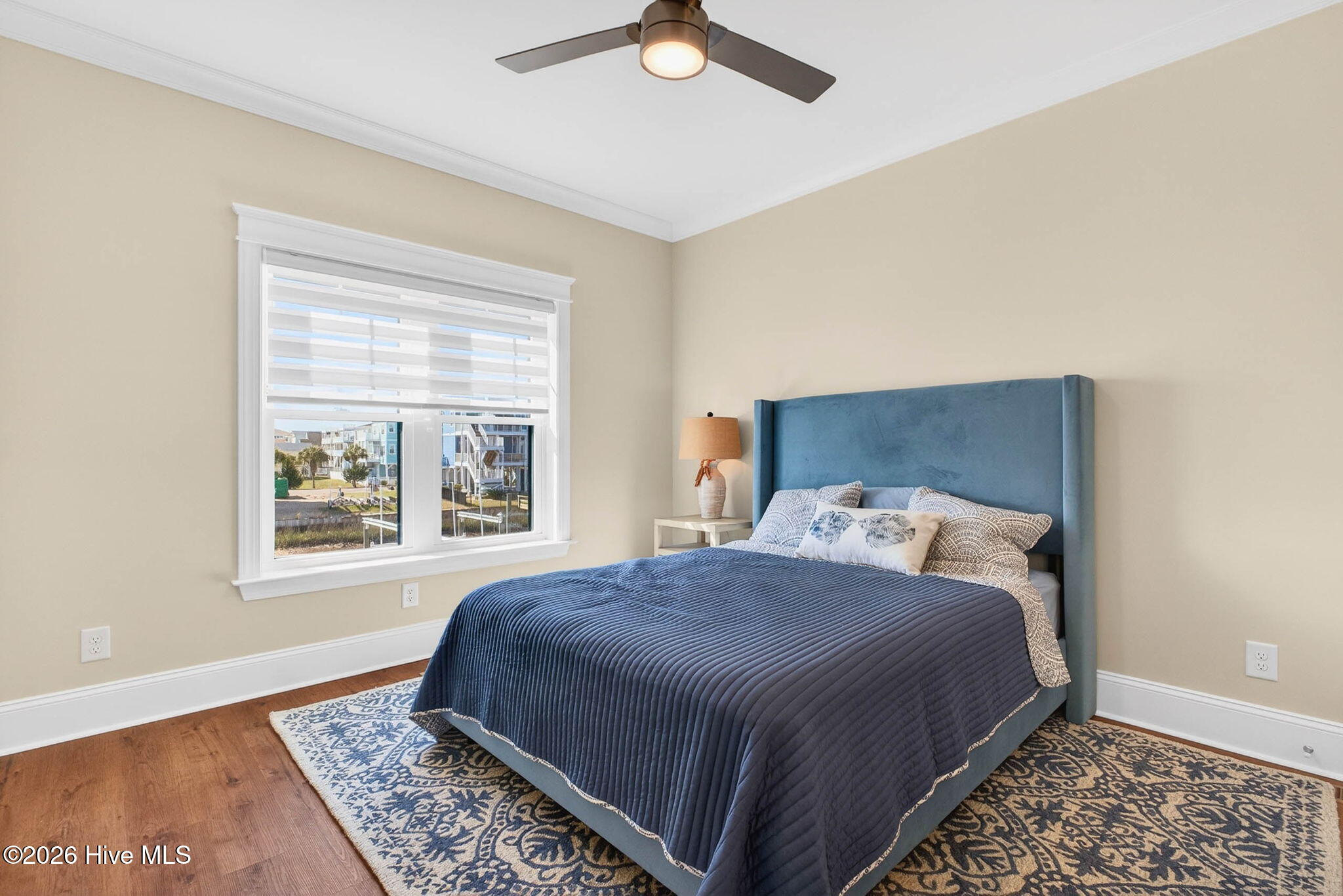 100561334 | Photo 45