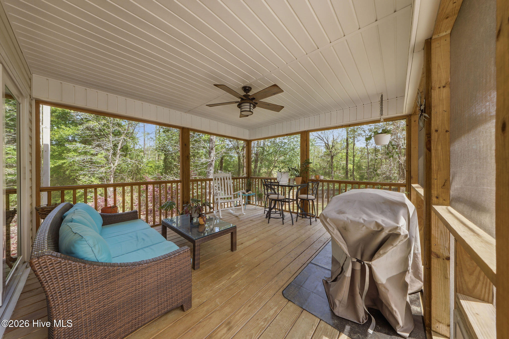 100565311 | Photo 26