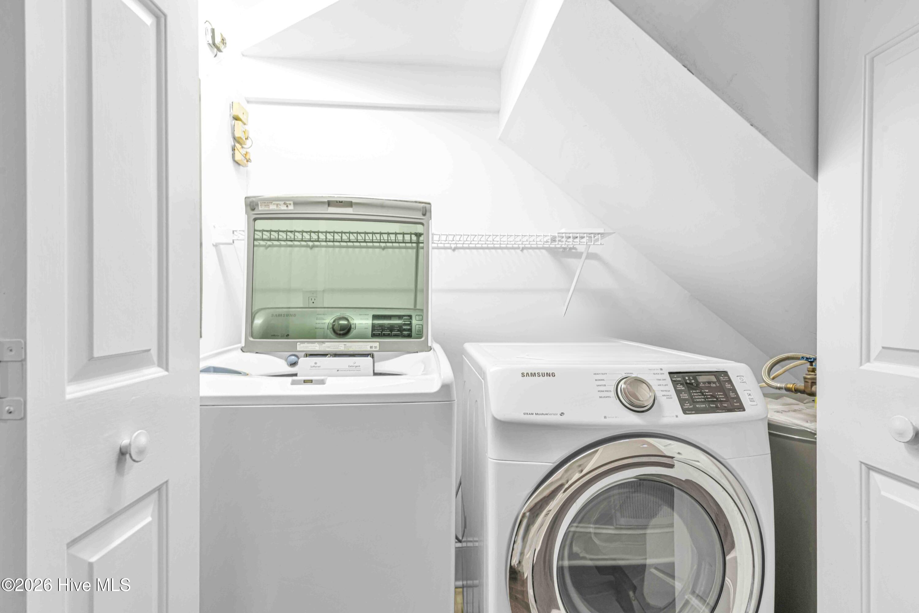 100555941 | Photo 12