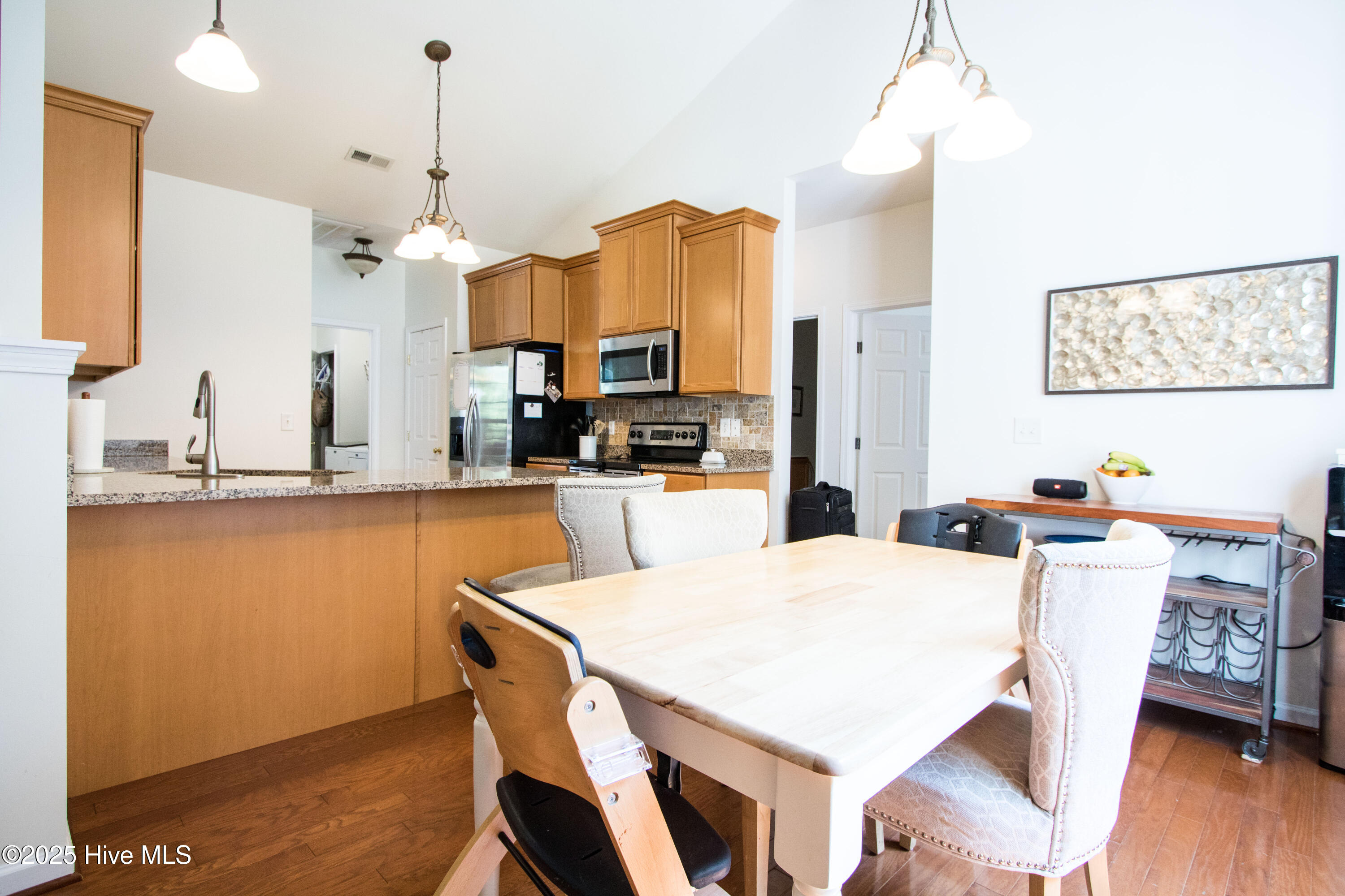 100507772 | Photo 10