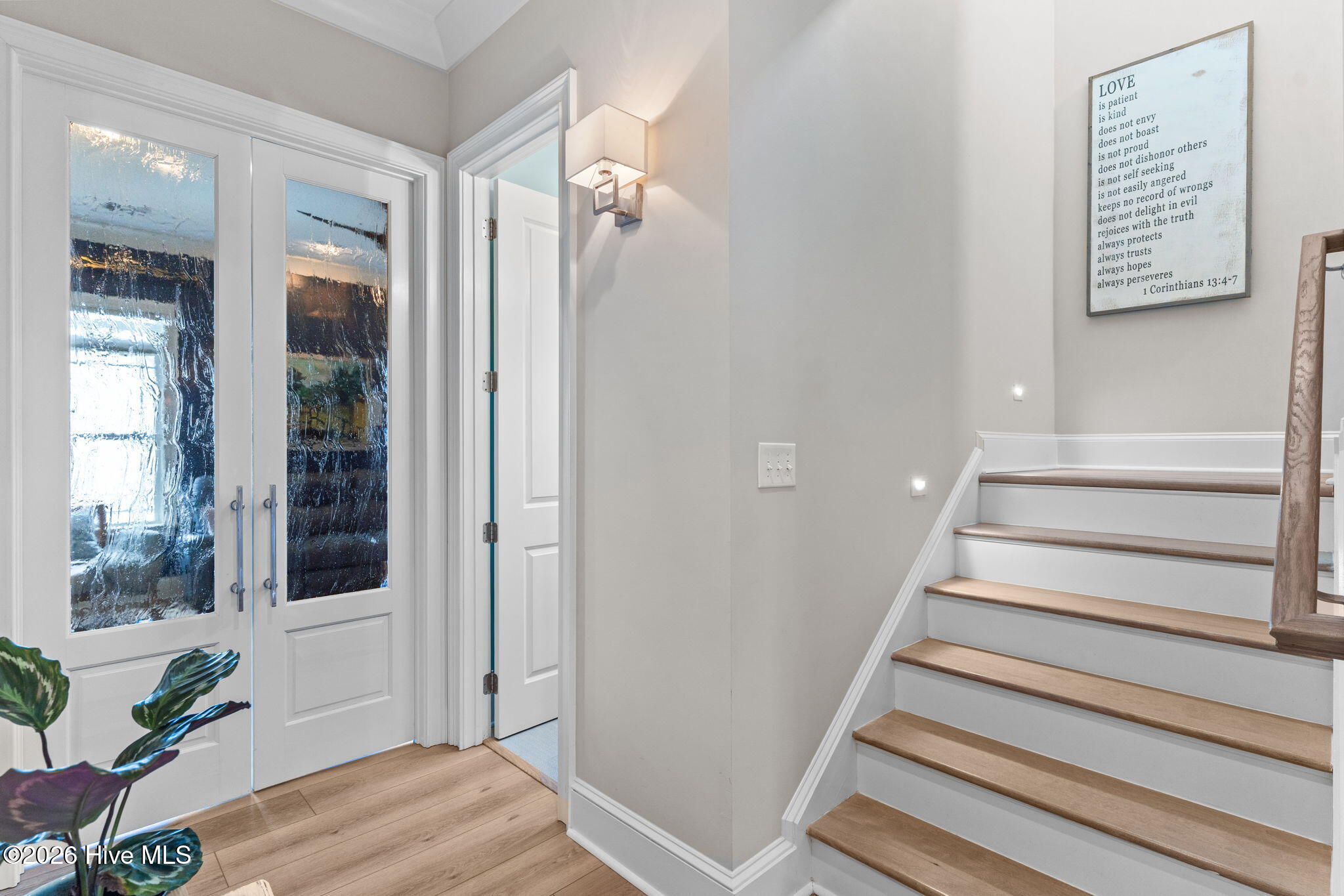 100557179 | Photo 23