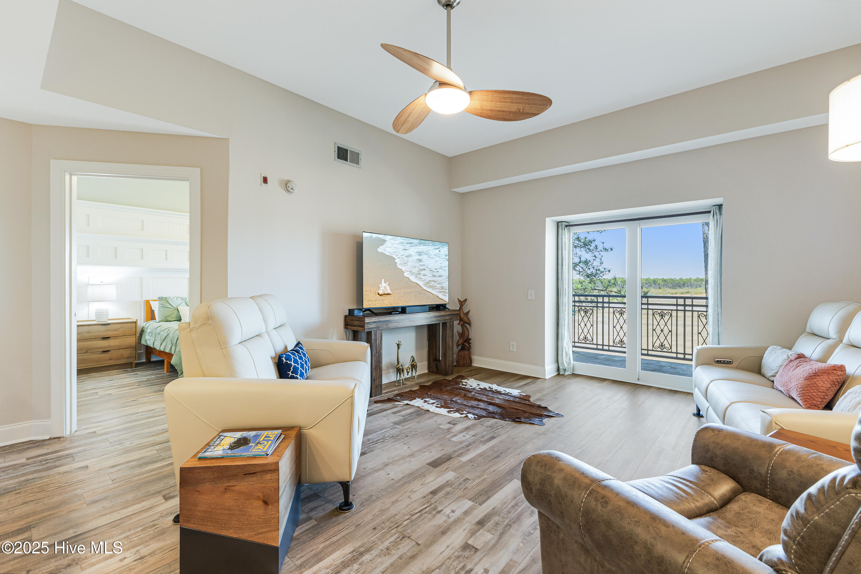 100489556 | Photo 13