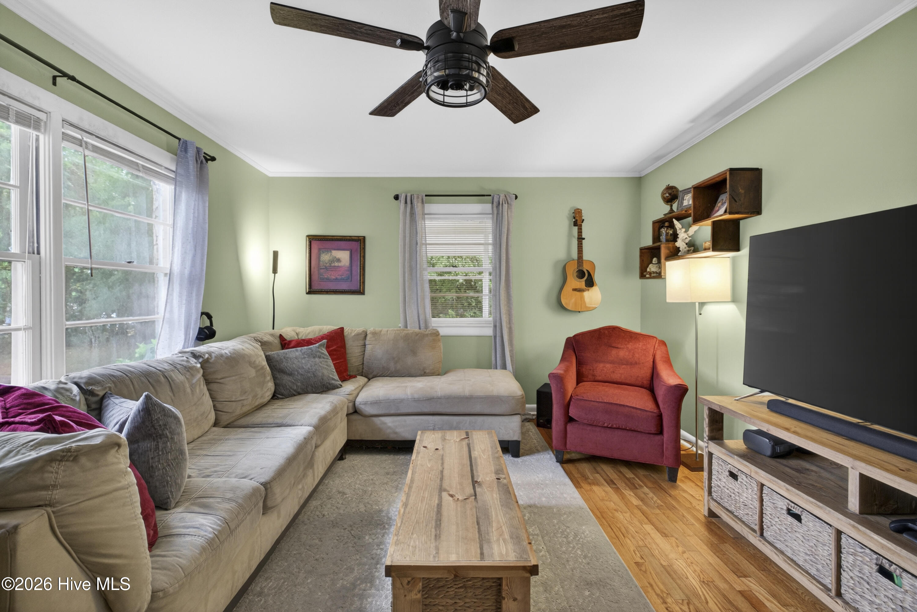 100570211 | Photo 15