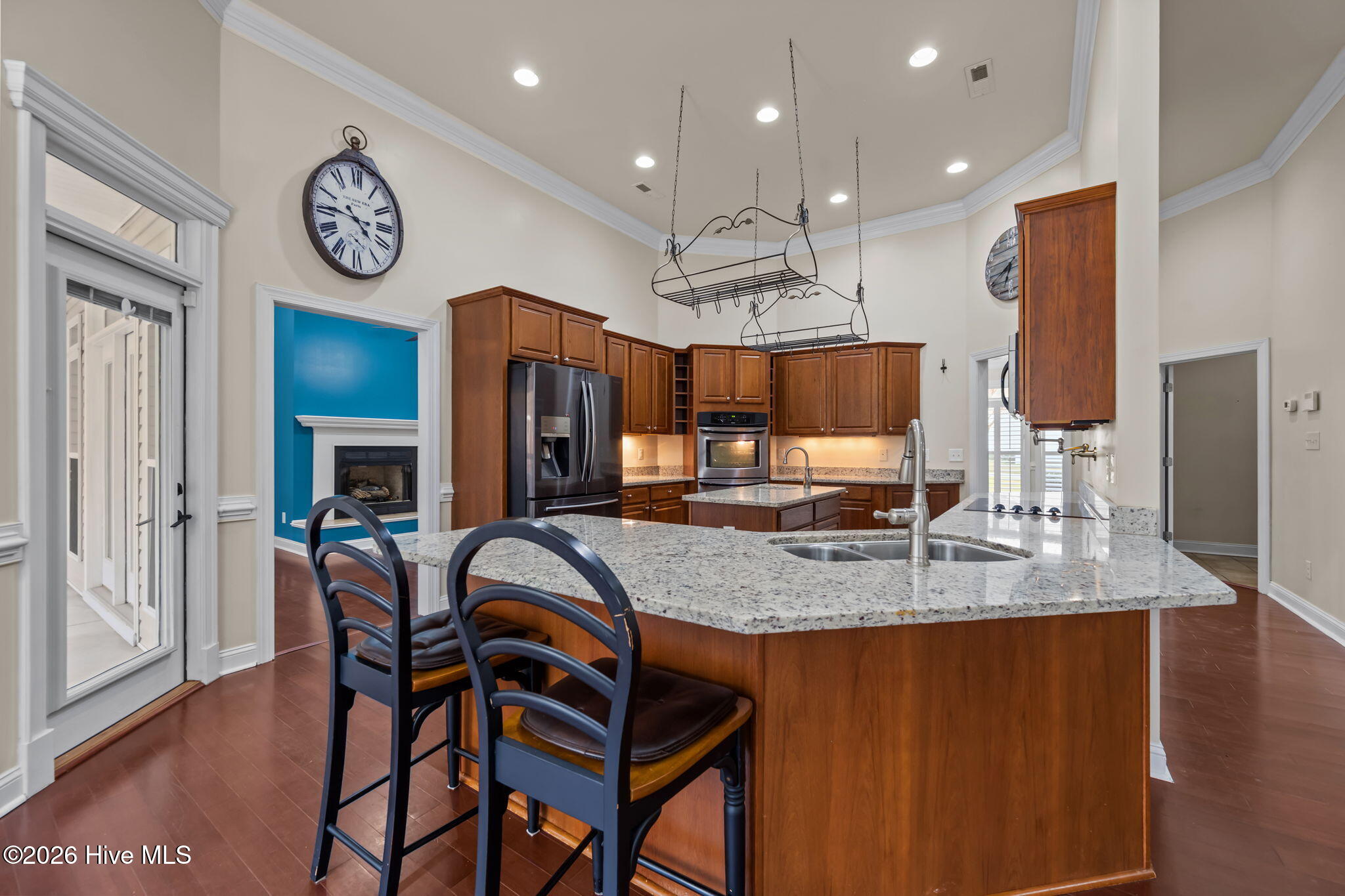 100562533 | Photo 19