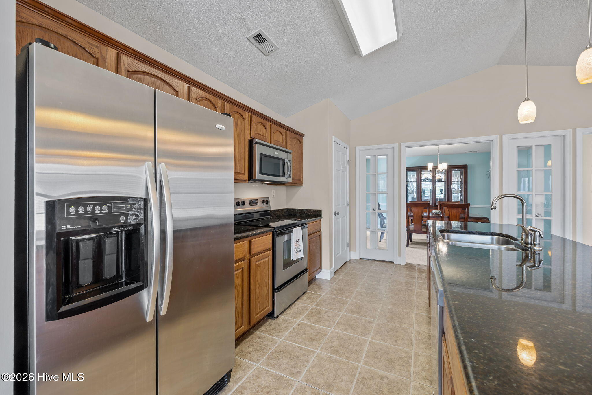 100570536 | Photo 38