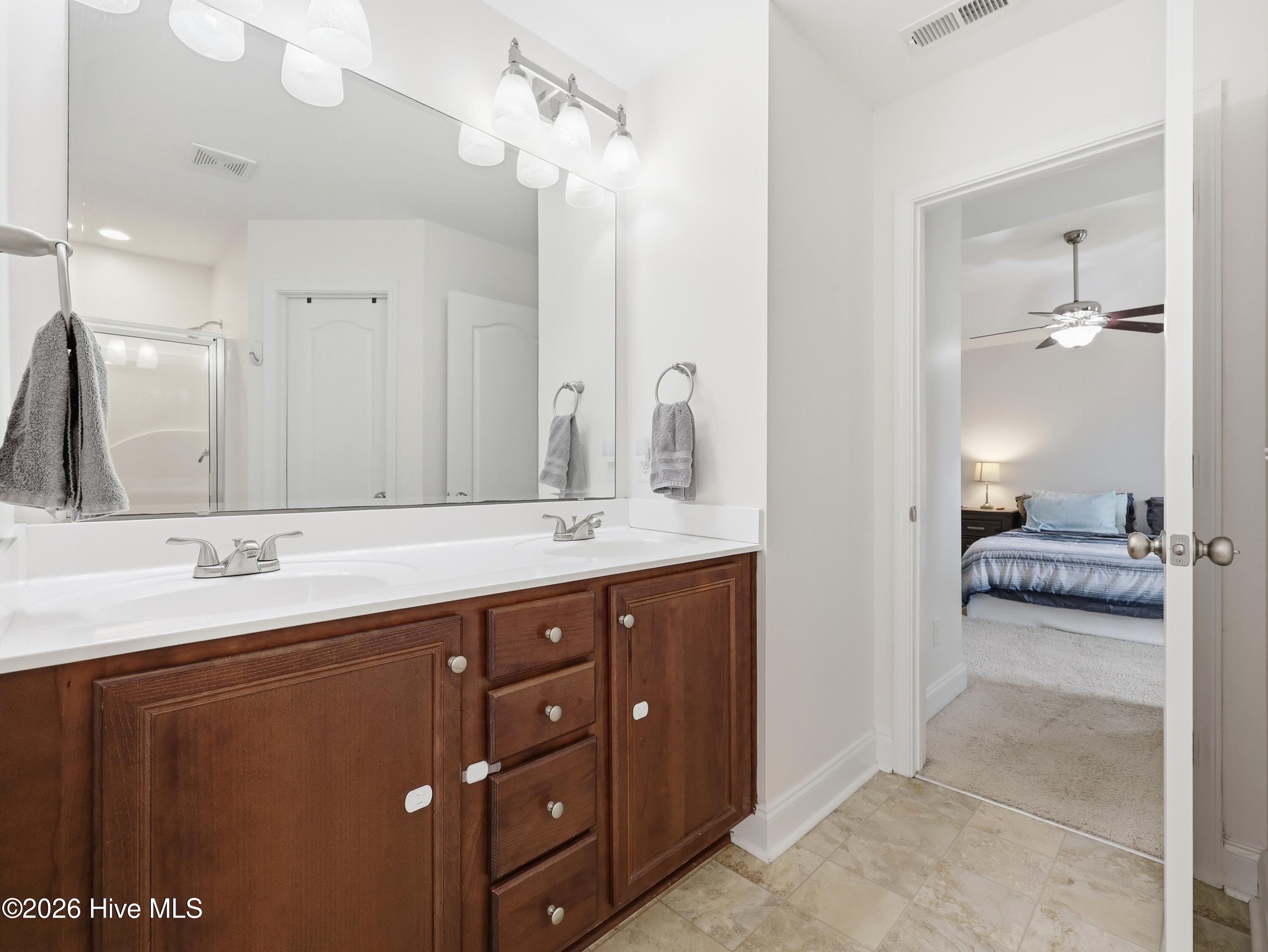 200 Wedgefield Circle,Maple Hill