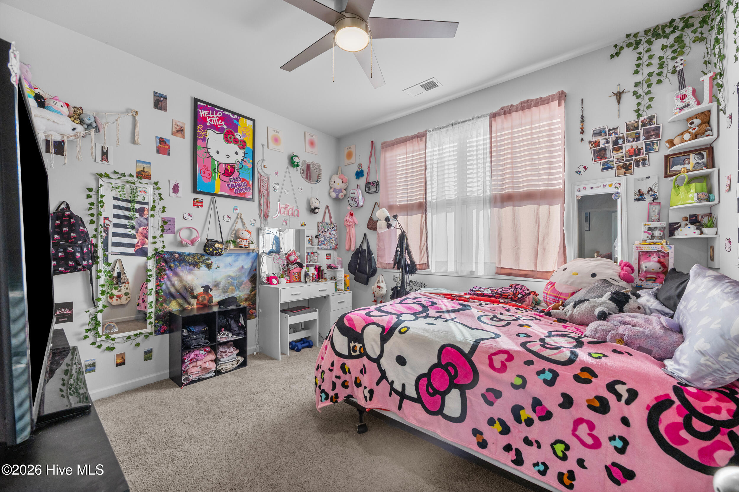 100560098 | Photo 12