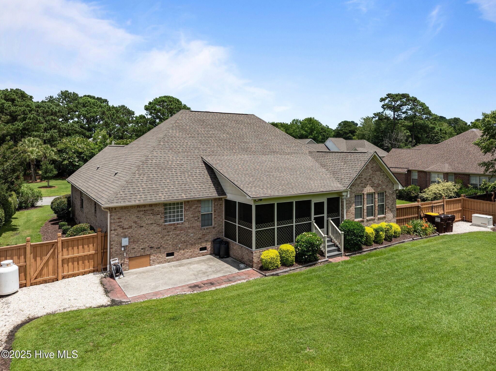 100515832 | Photo 14