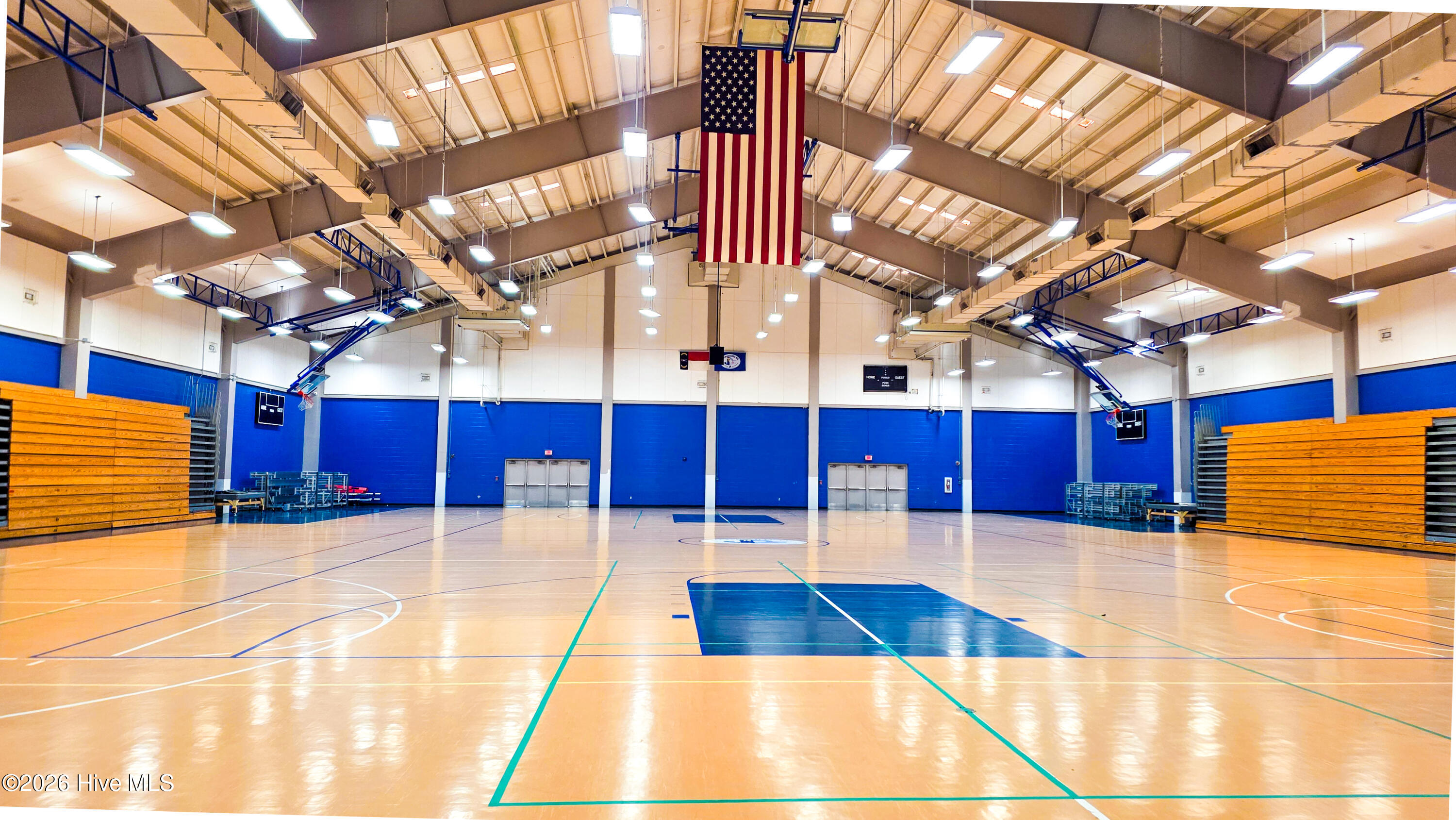 100562387 | Photo 52