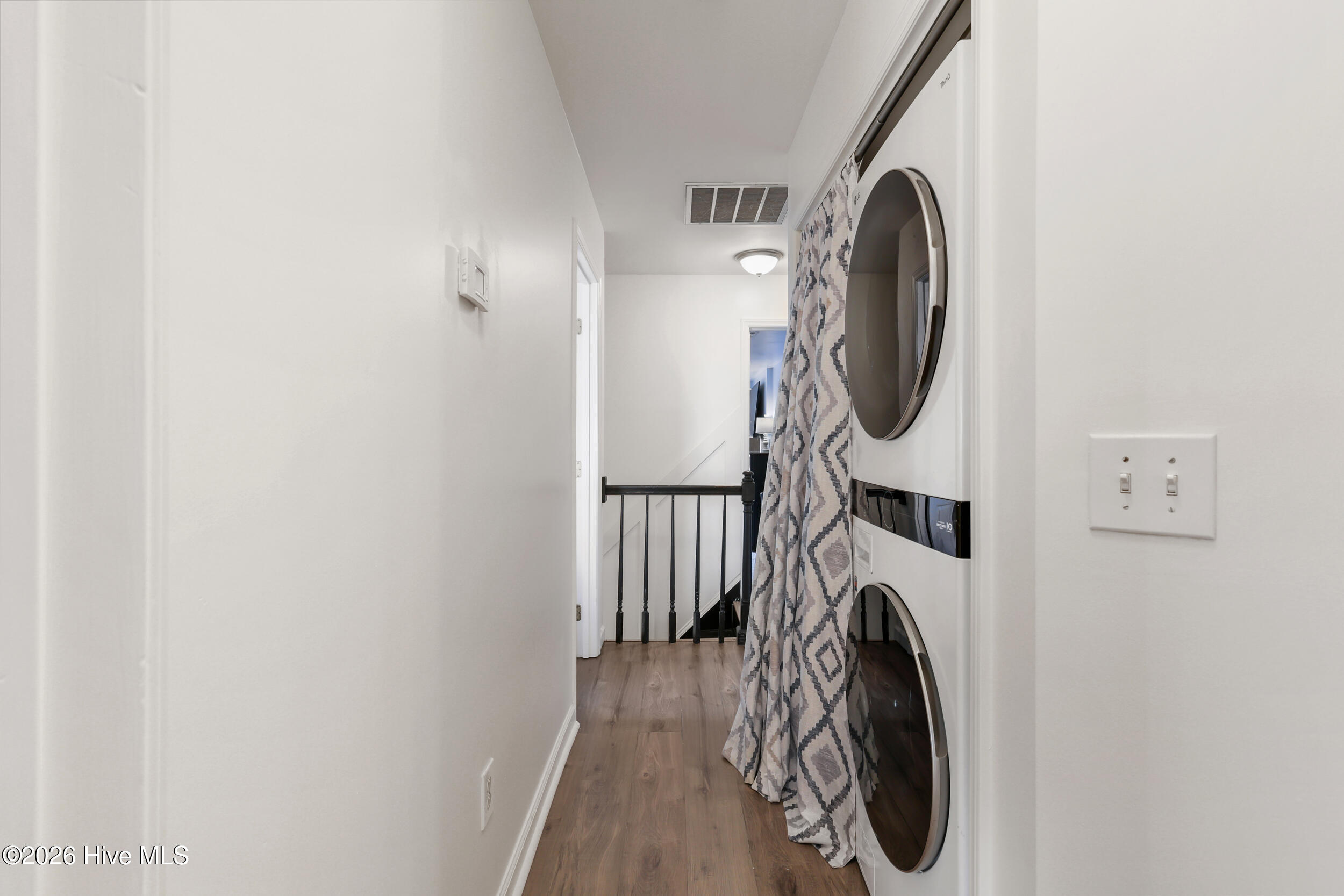 100554652 | Photo 25