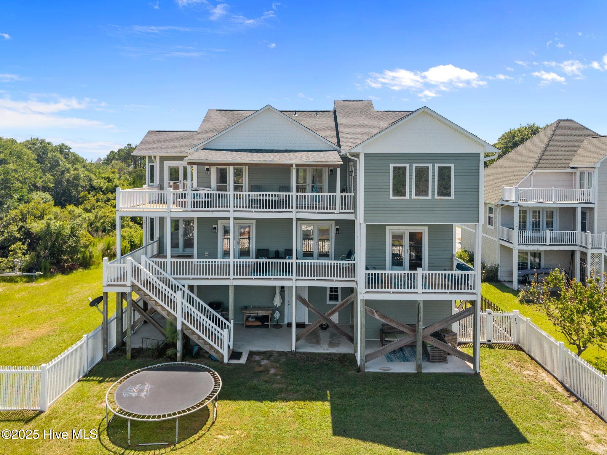 100517402 | Photo 64