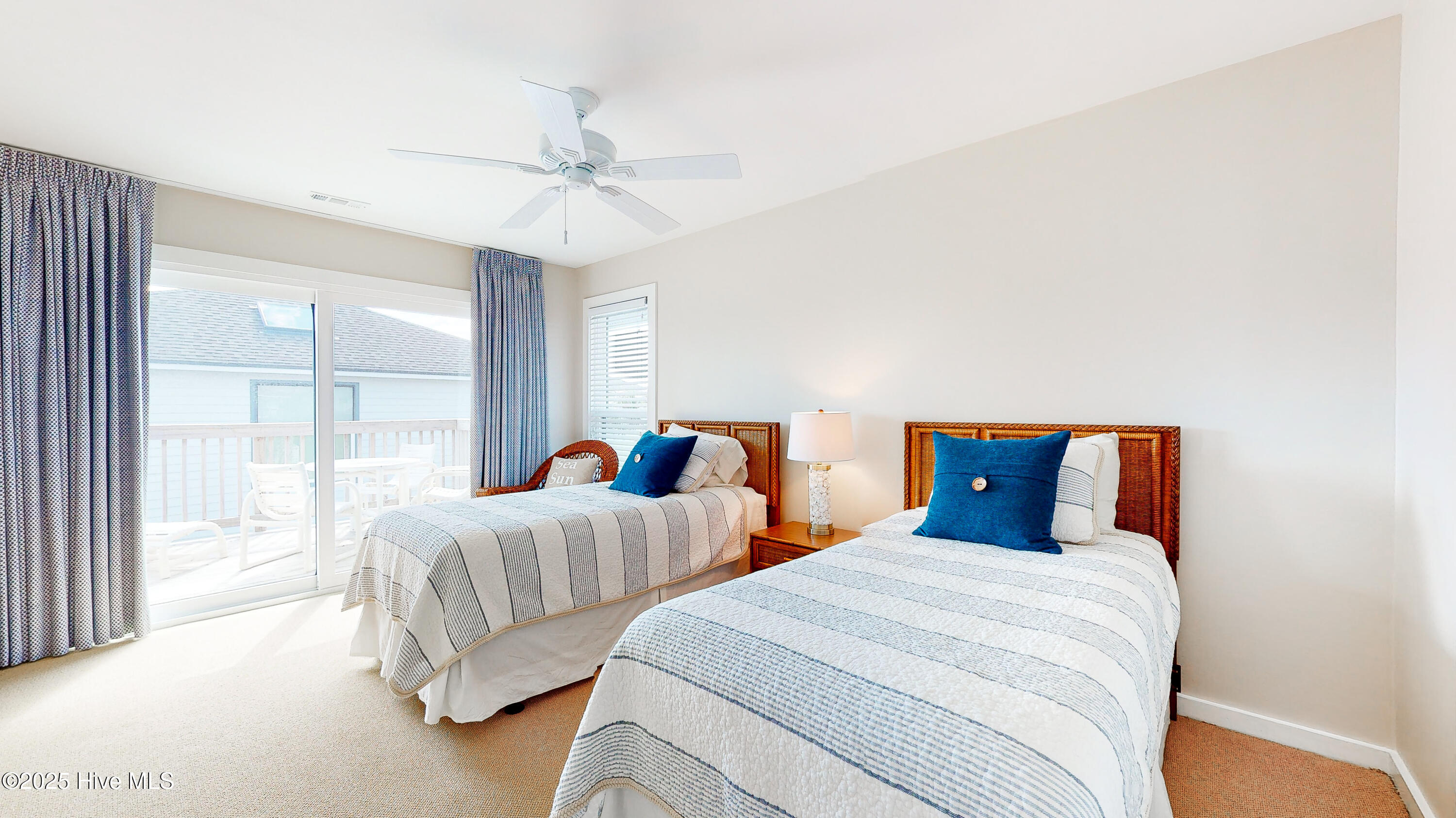 100563246 | Photo 24