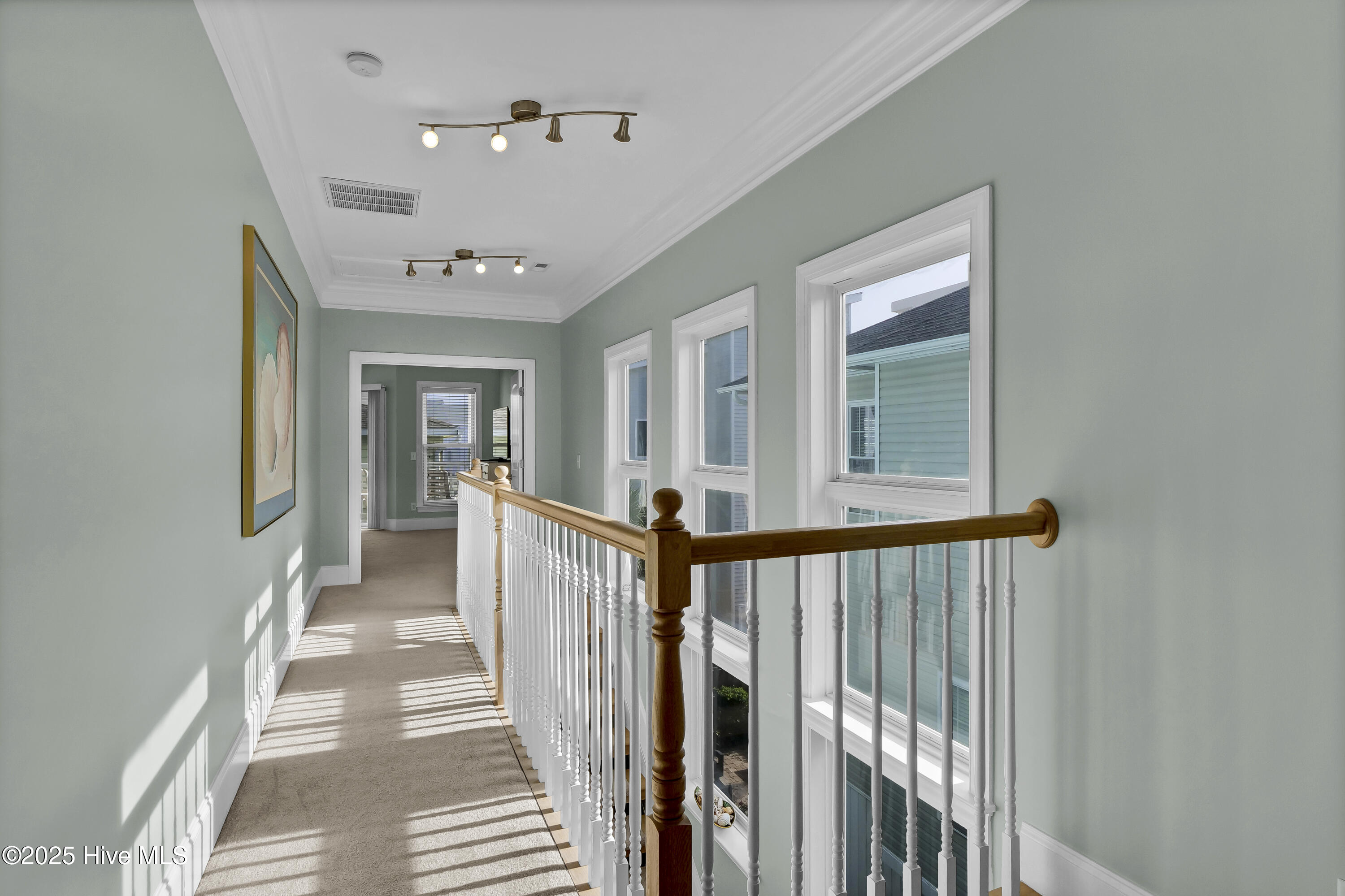 100526208 | Photo 19