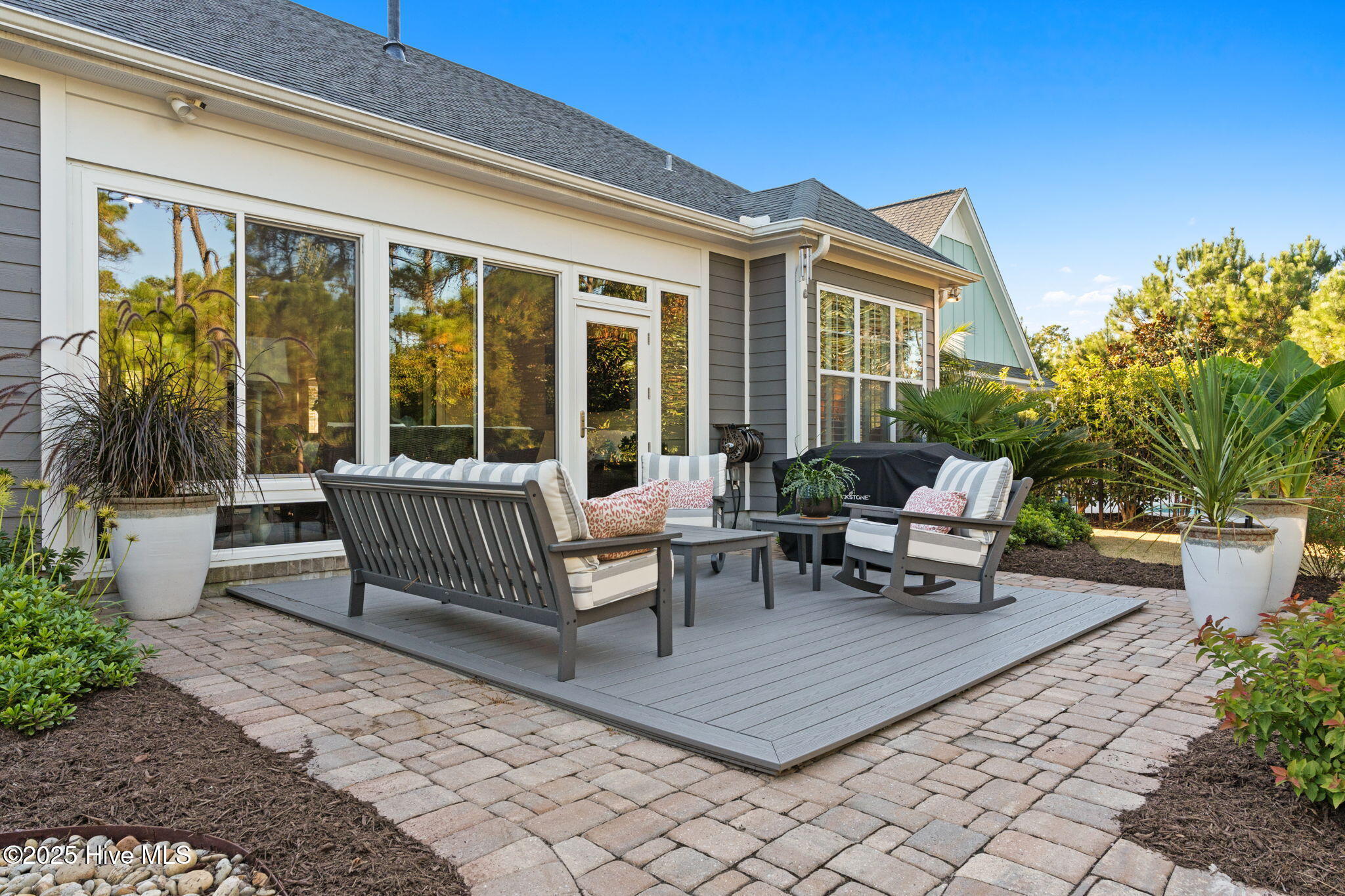 100539203 | Photo 43