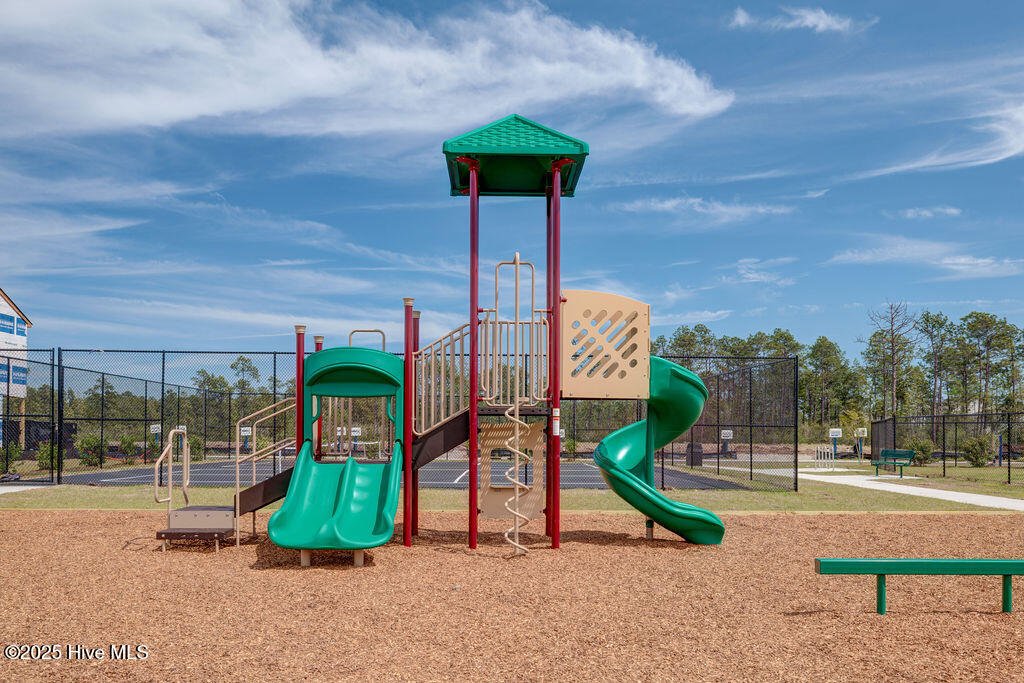 100539935 | Photo 47