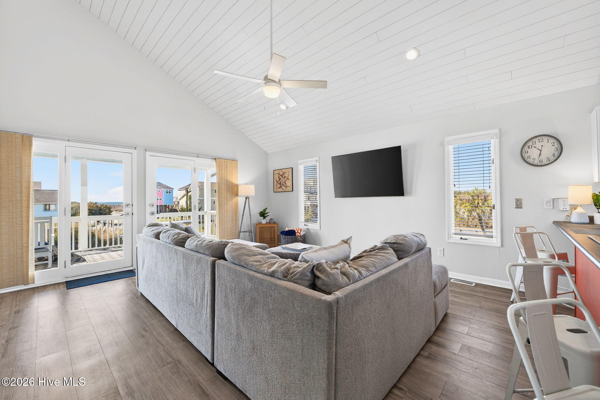 100556711 | Photo 11