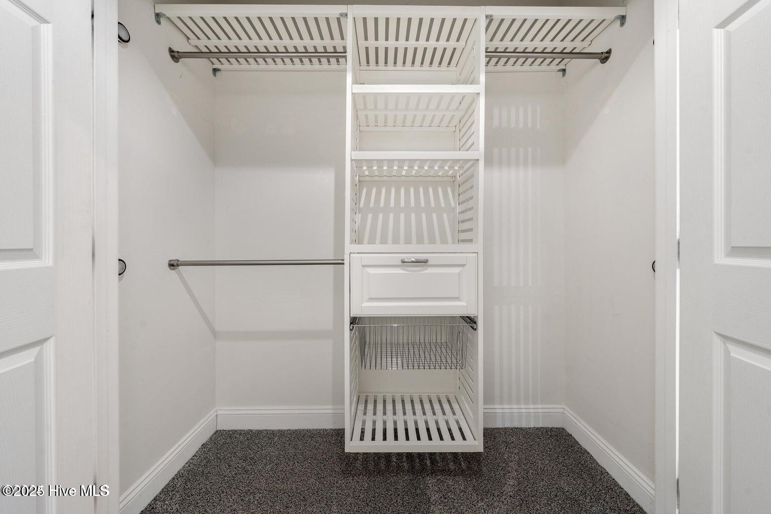 100546726 | Photo 21