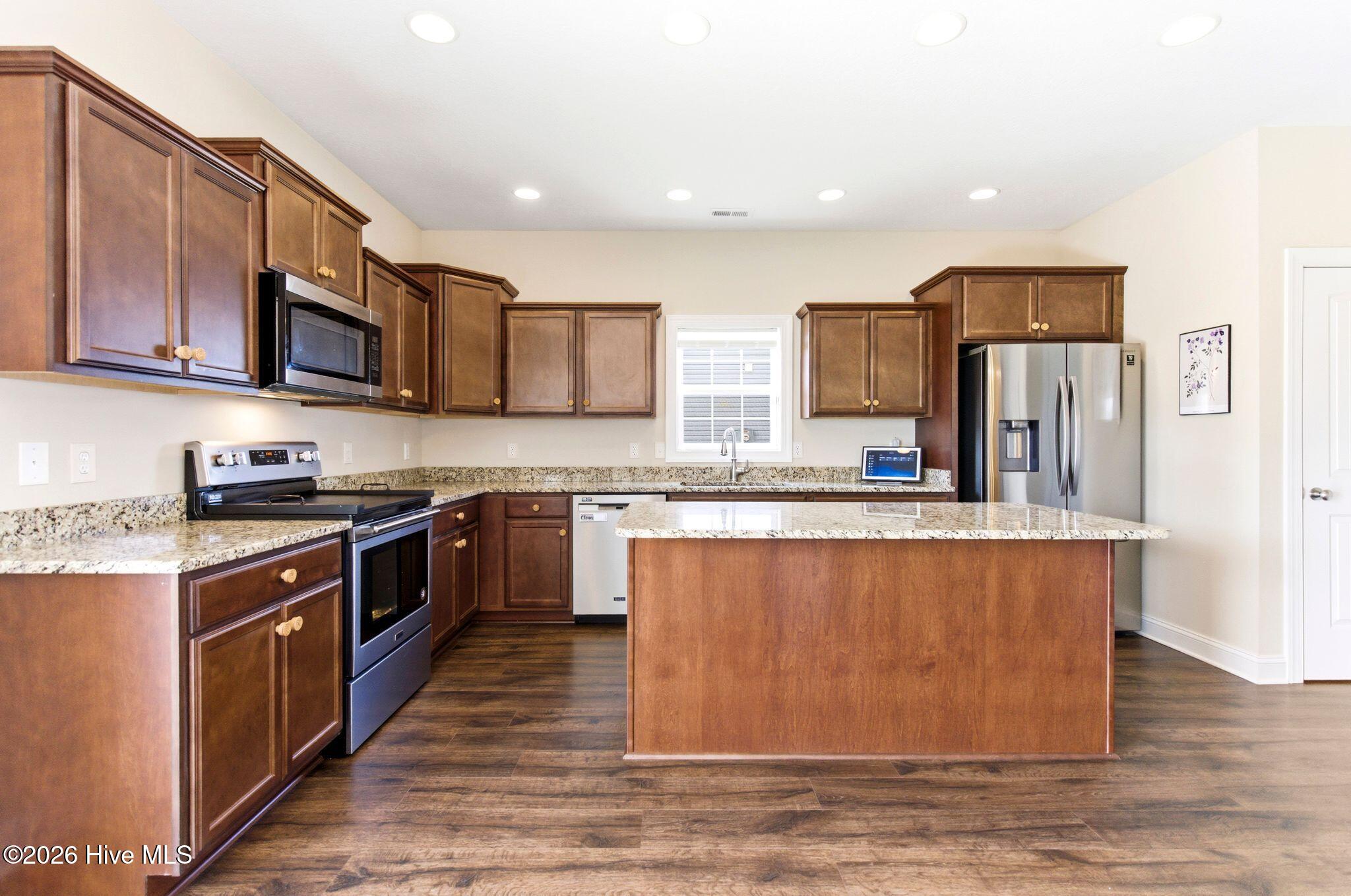 100563998 | Photo 21