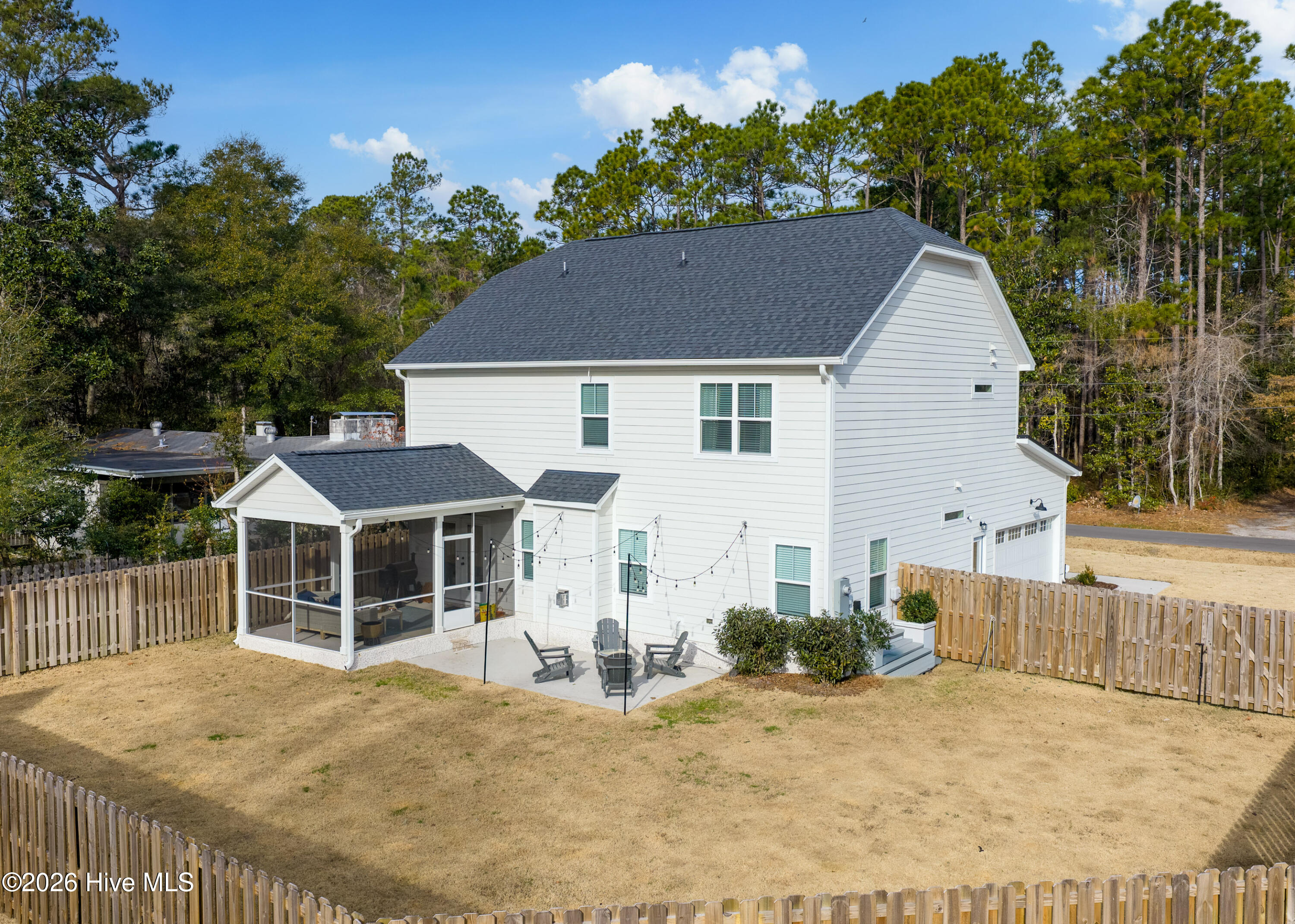 100548609 | Photo 41