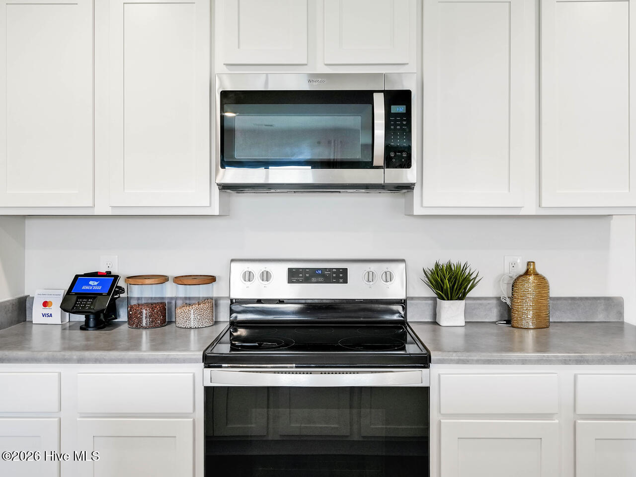 100553207 | Photo 16