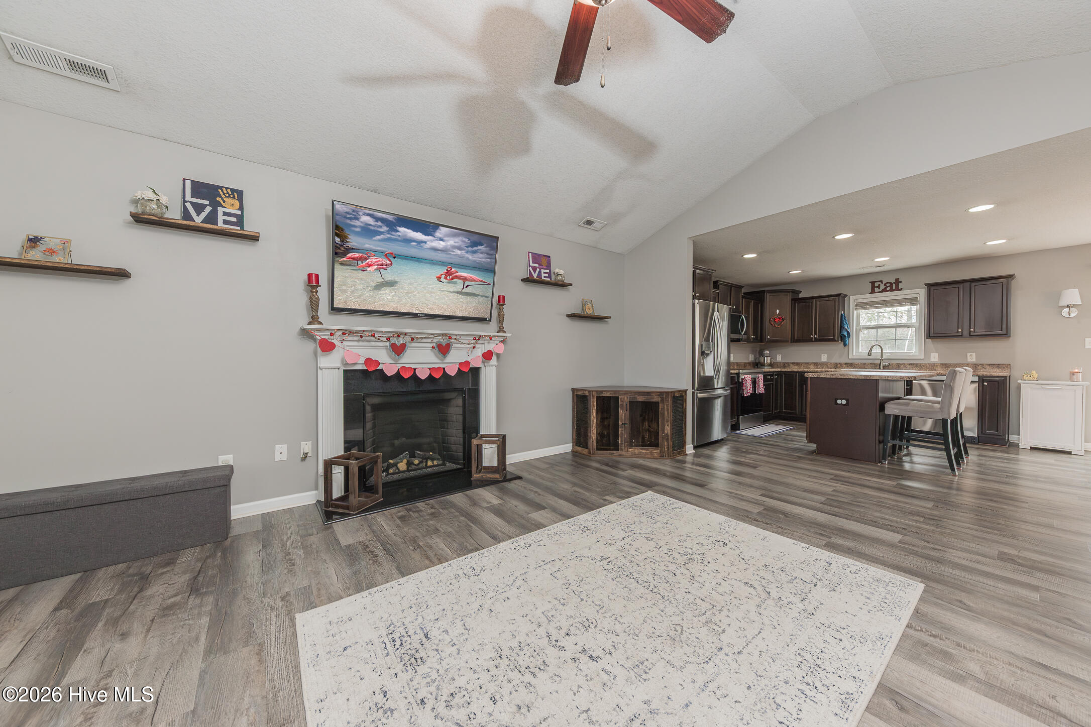 100550736 | Photo 12