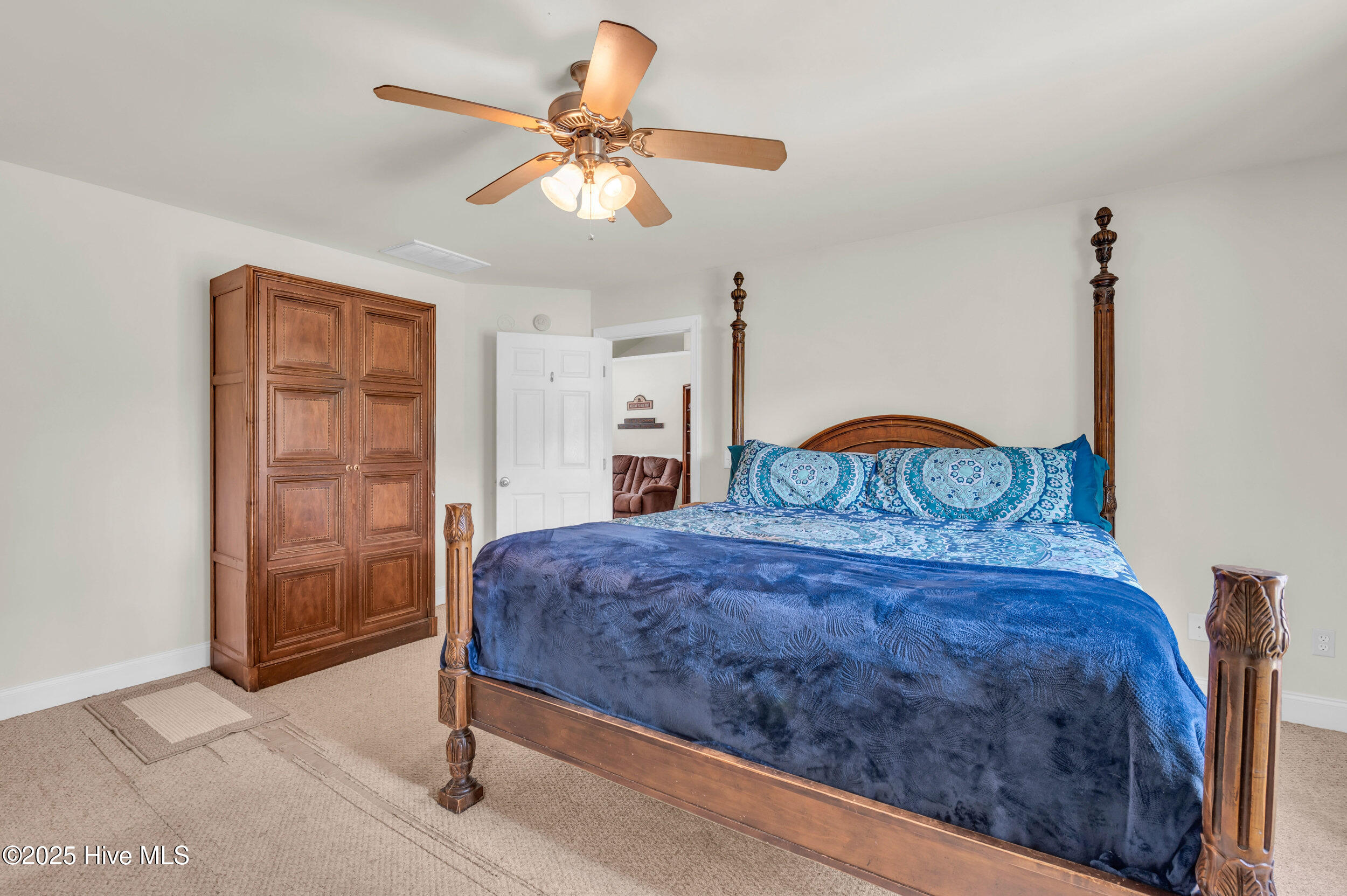 100517407 | Photo 17