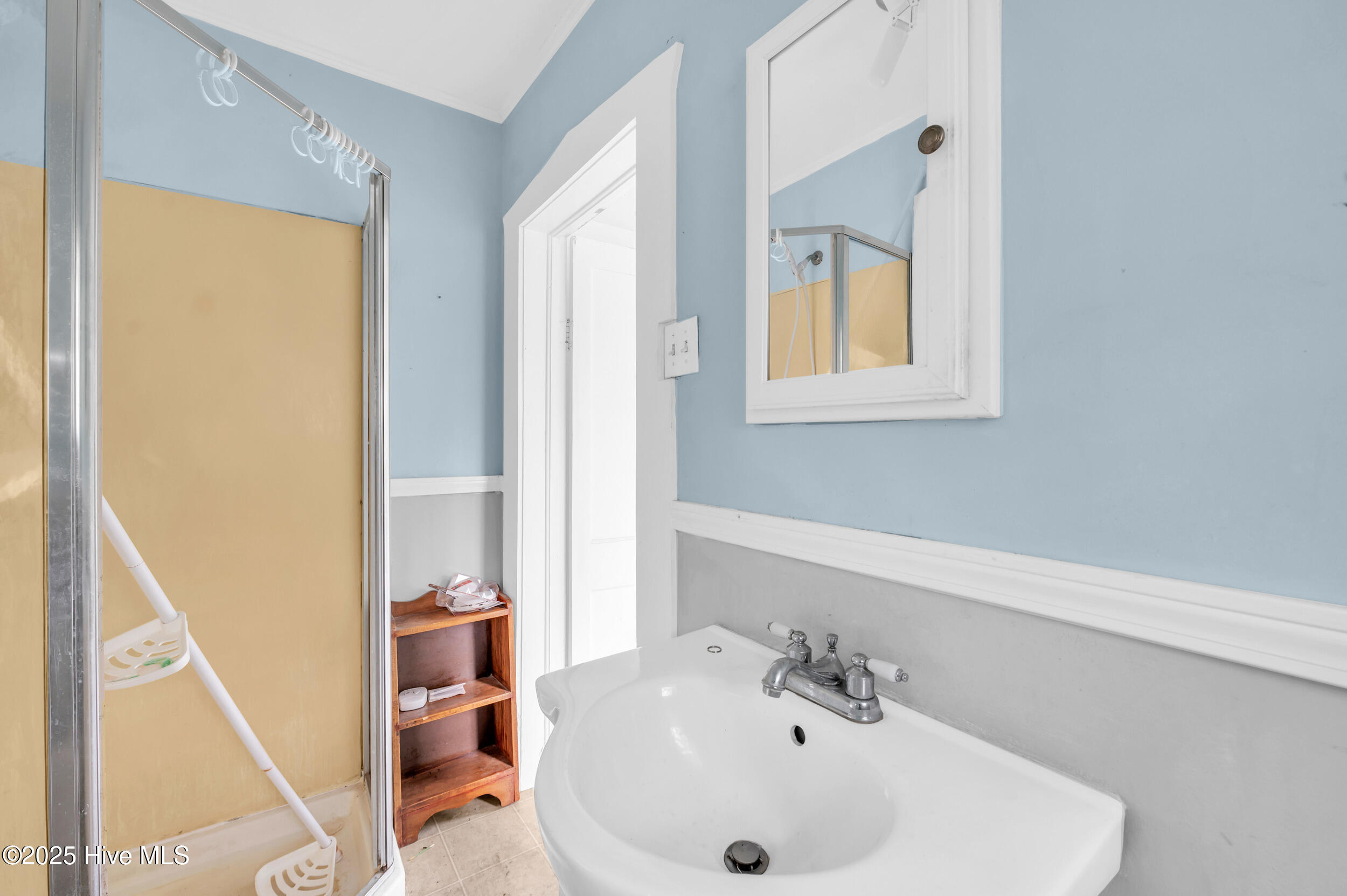 100545934 | Photo 11