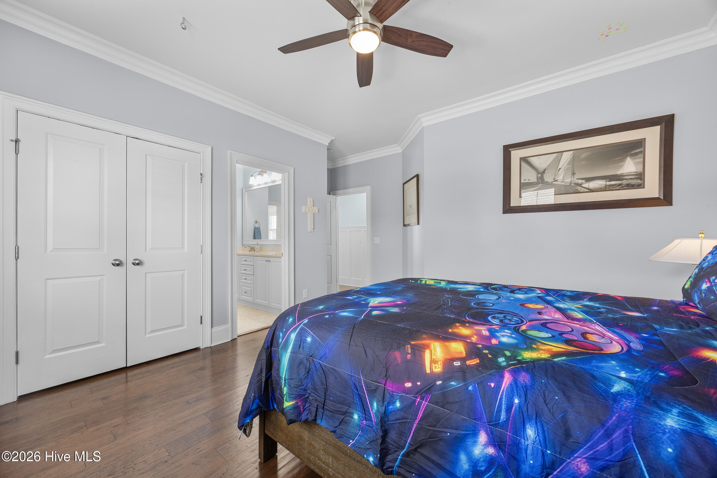 100549374 | Photo 44