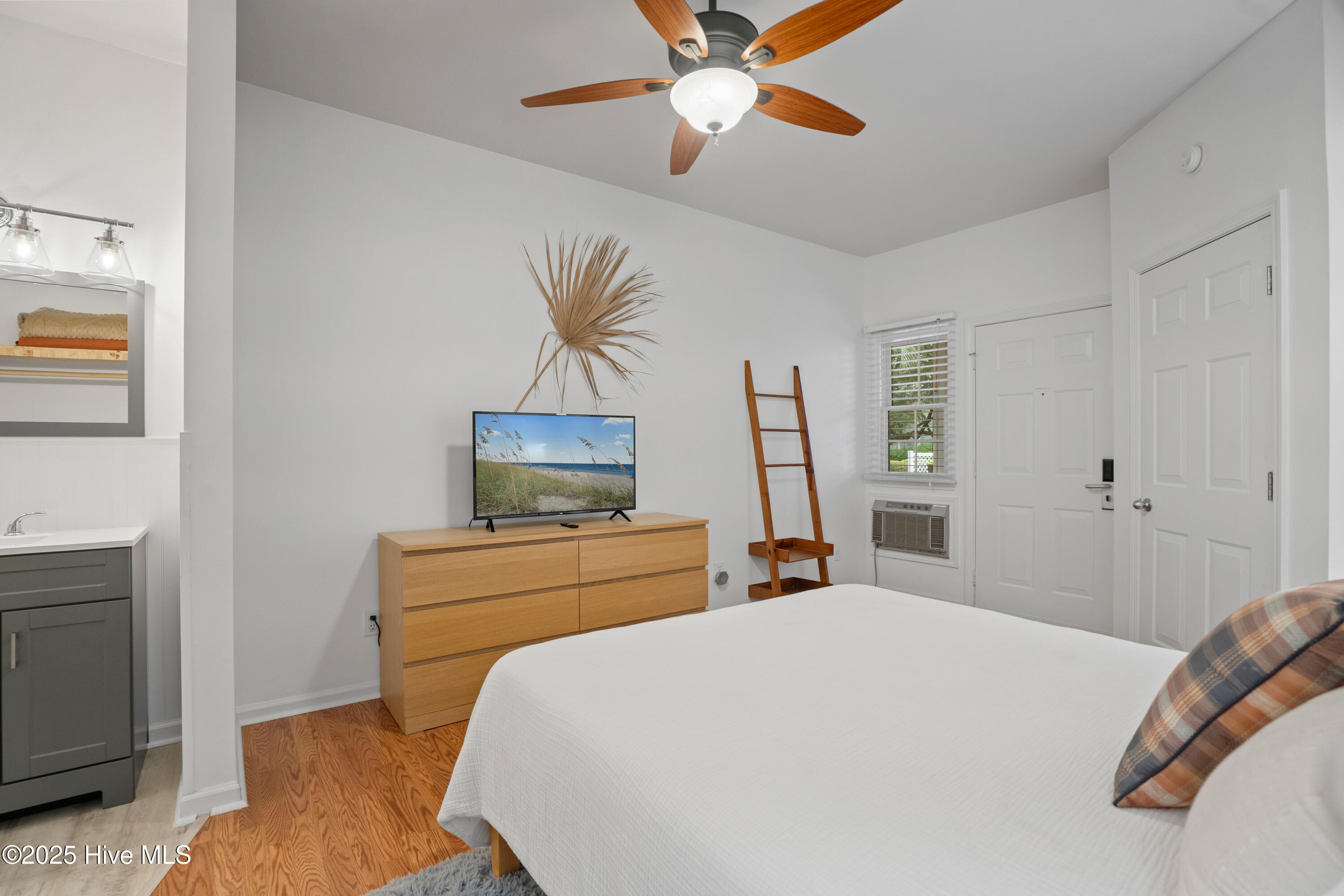 100533725 | Photo 32