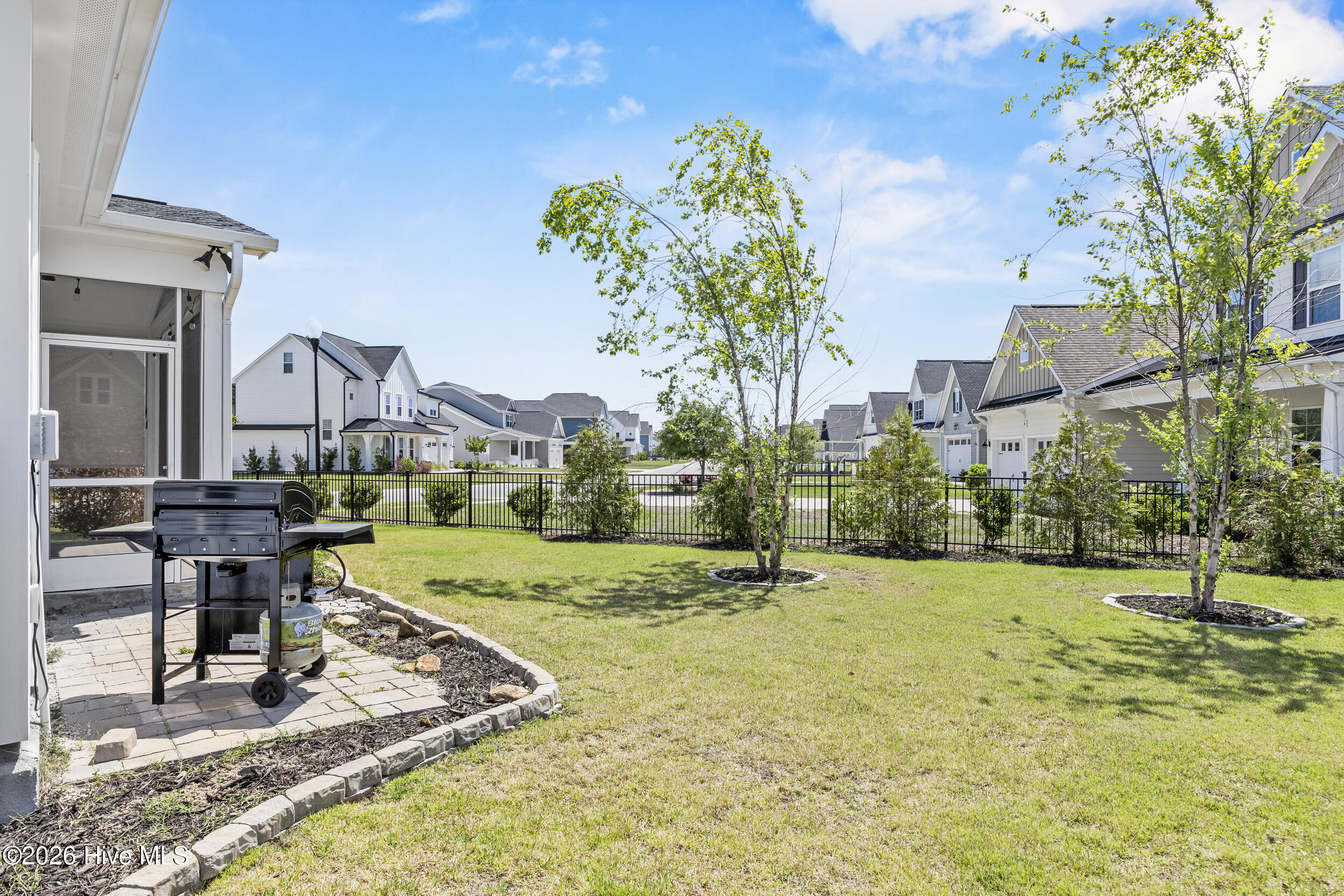 100560002 | Photo 37