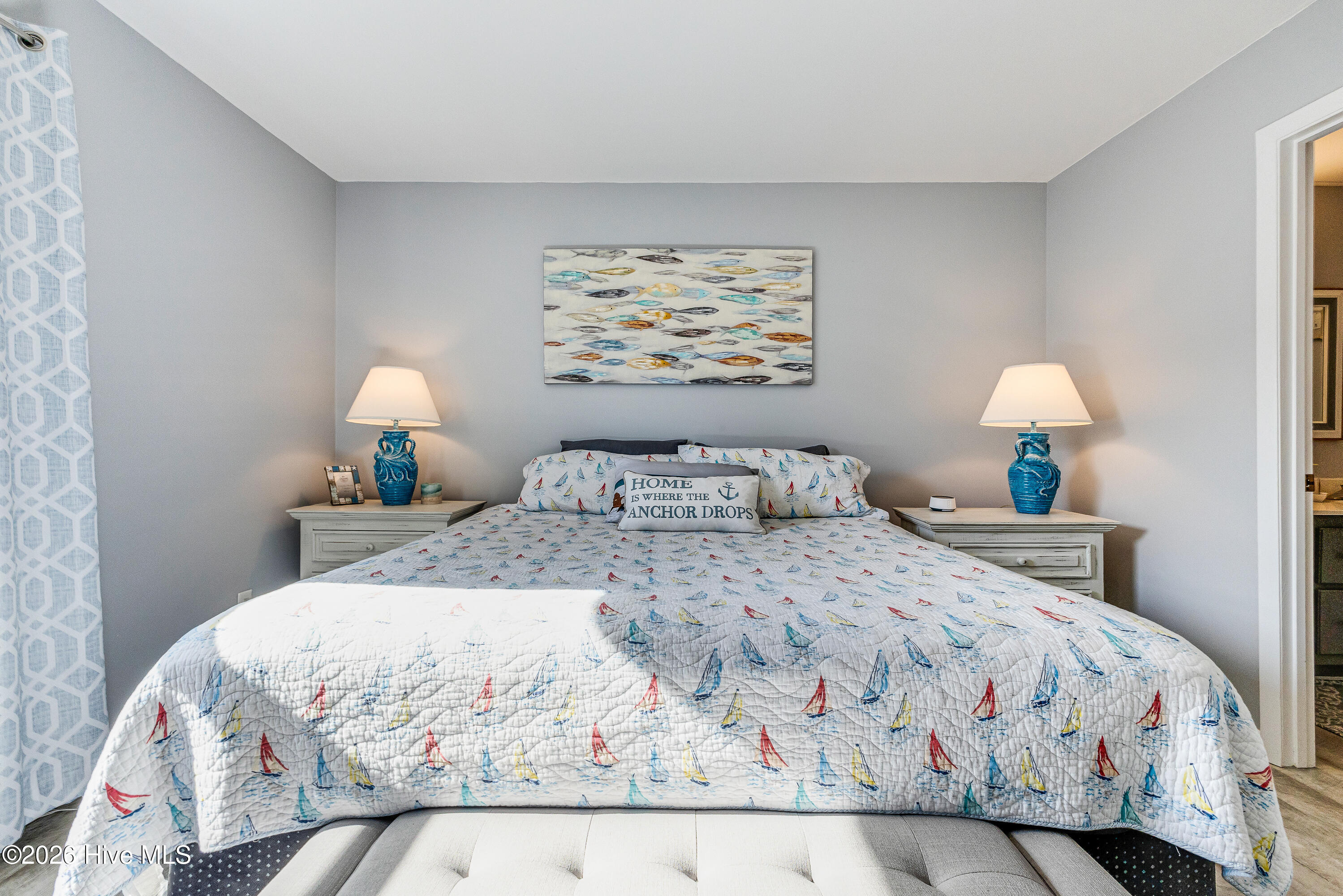 100547384 | Photo 38