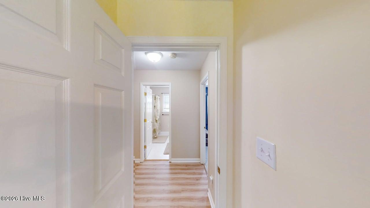 100570322 | Photo 45