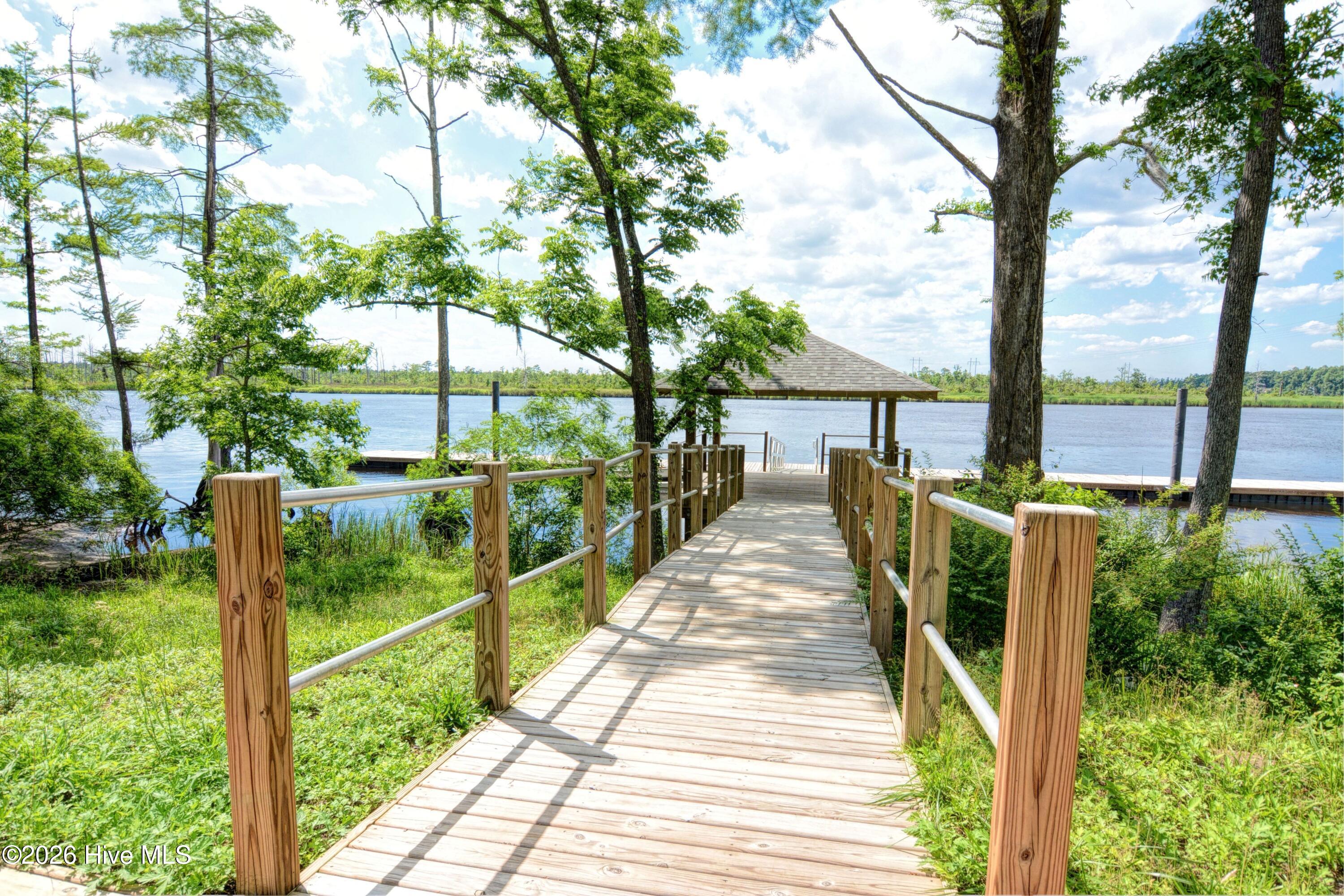 100565669 | Photo 54