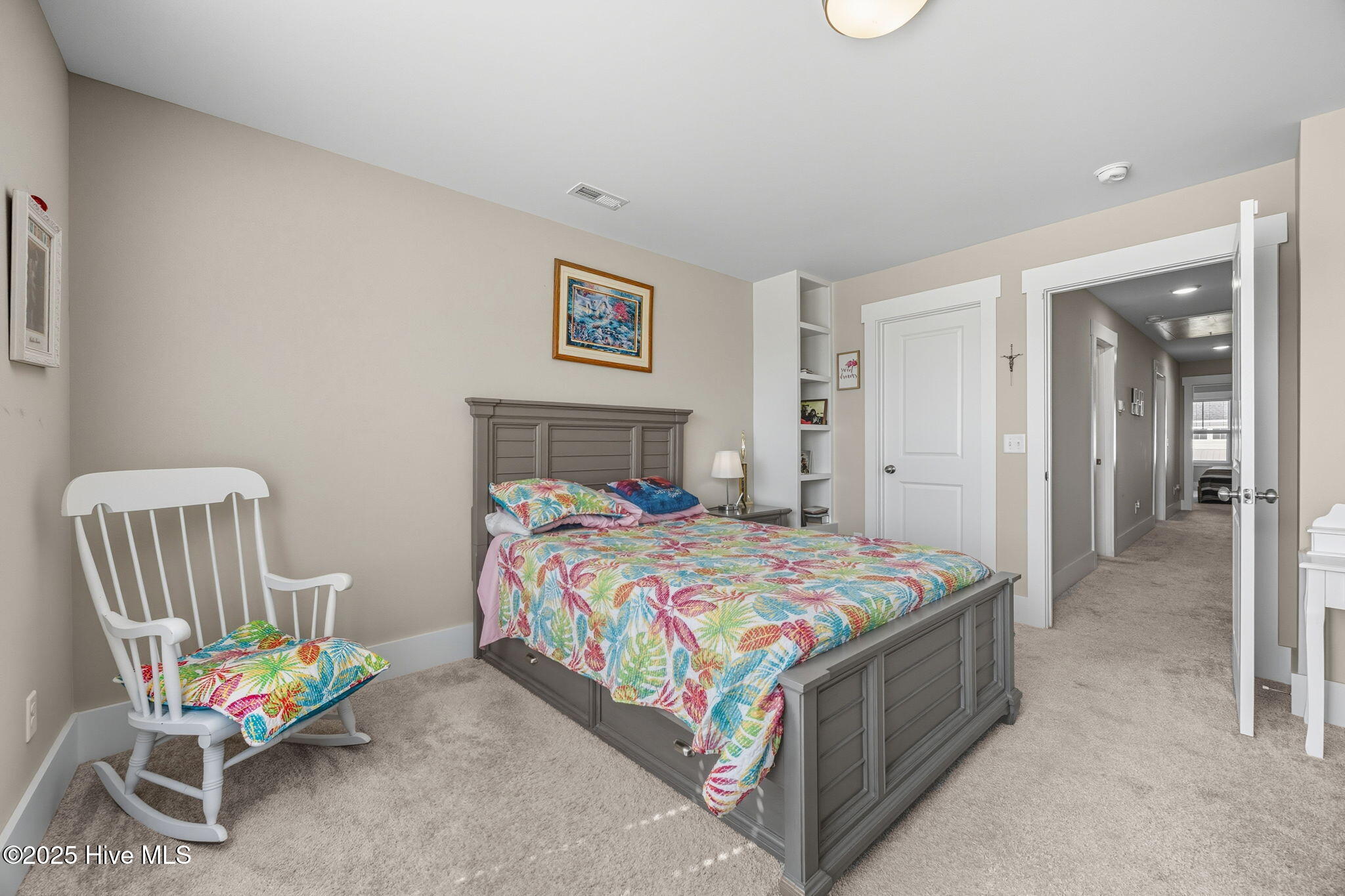 100533920 | Photo 27