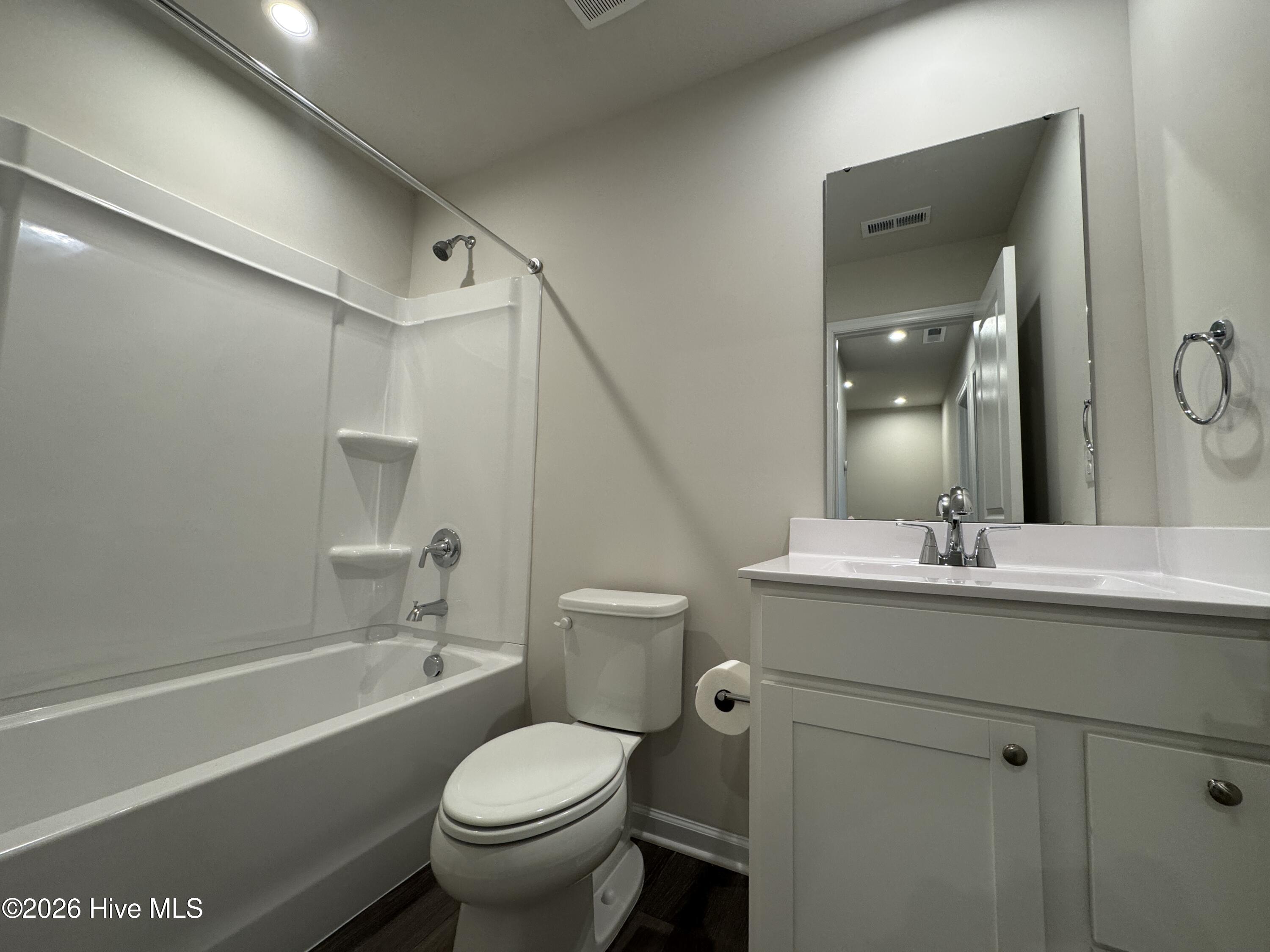 100547692 | Photo 19