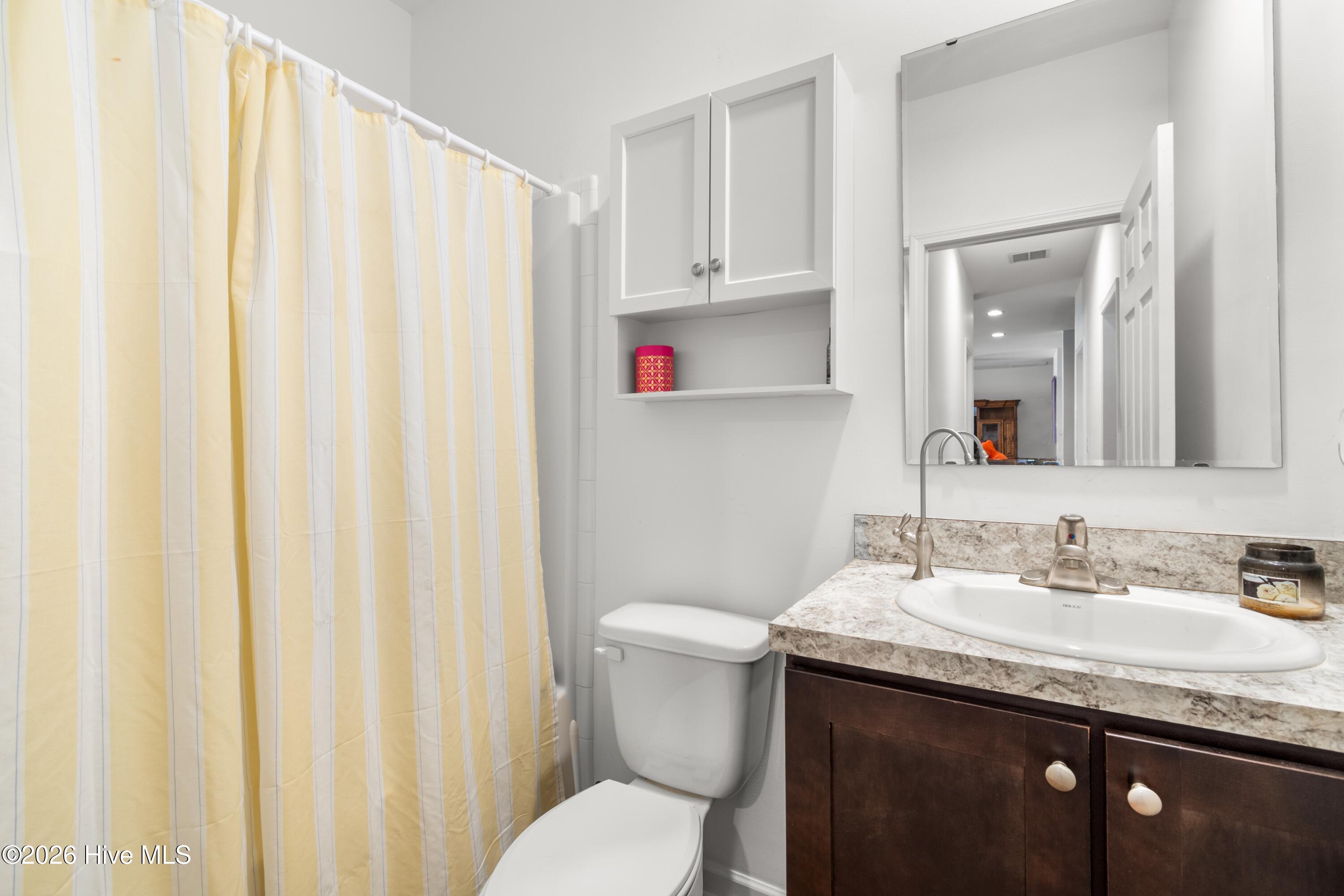 100556828 | Photo 28