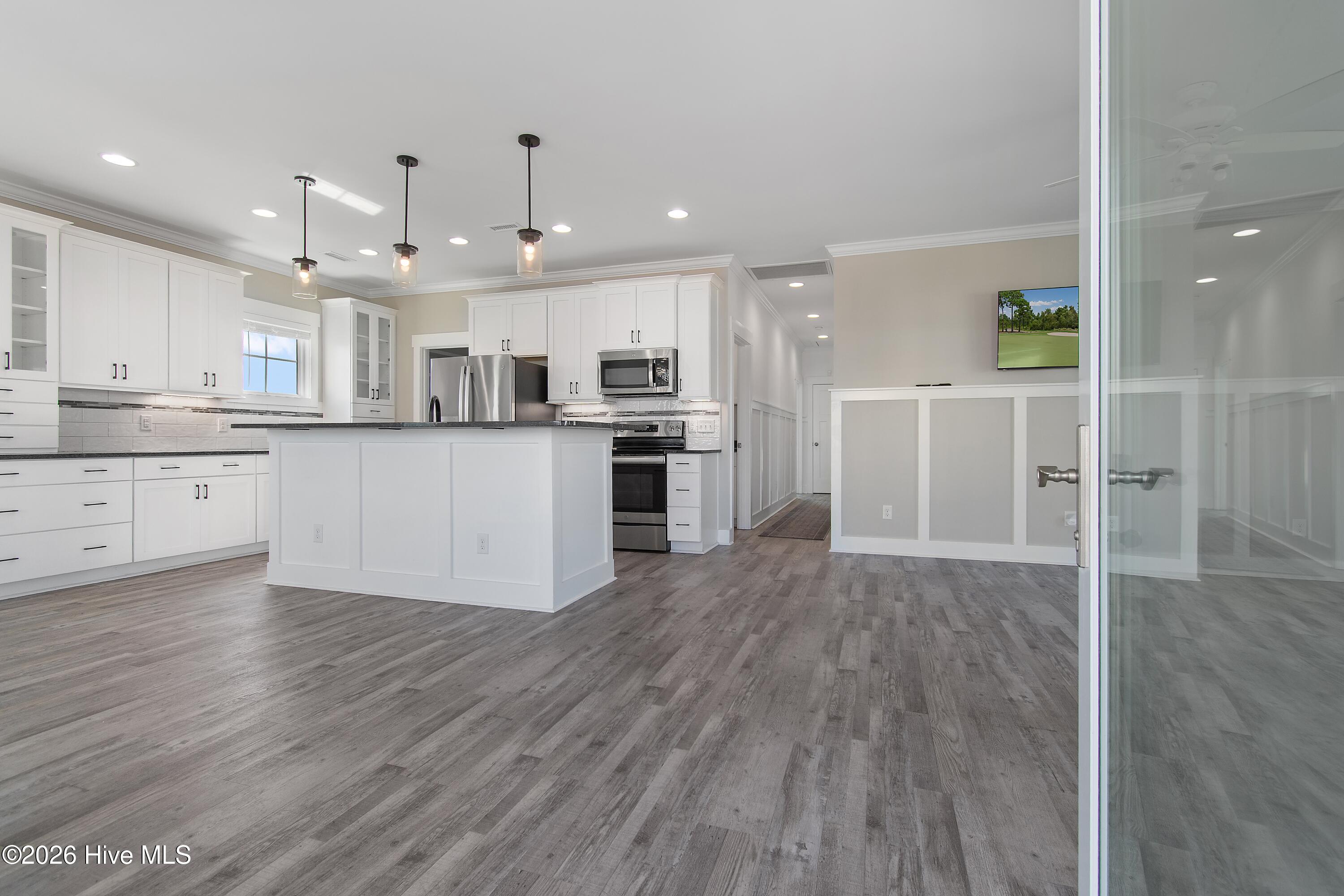 100567916 | Photo 14