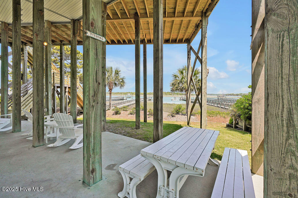 100508979 | Photo 99