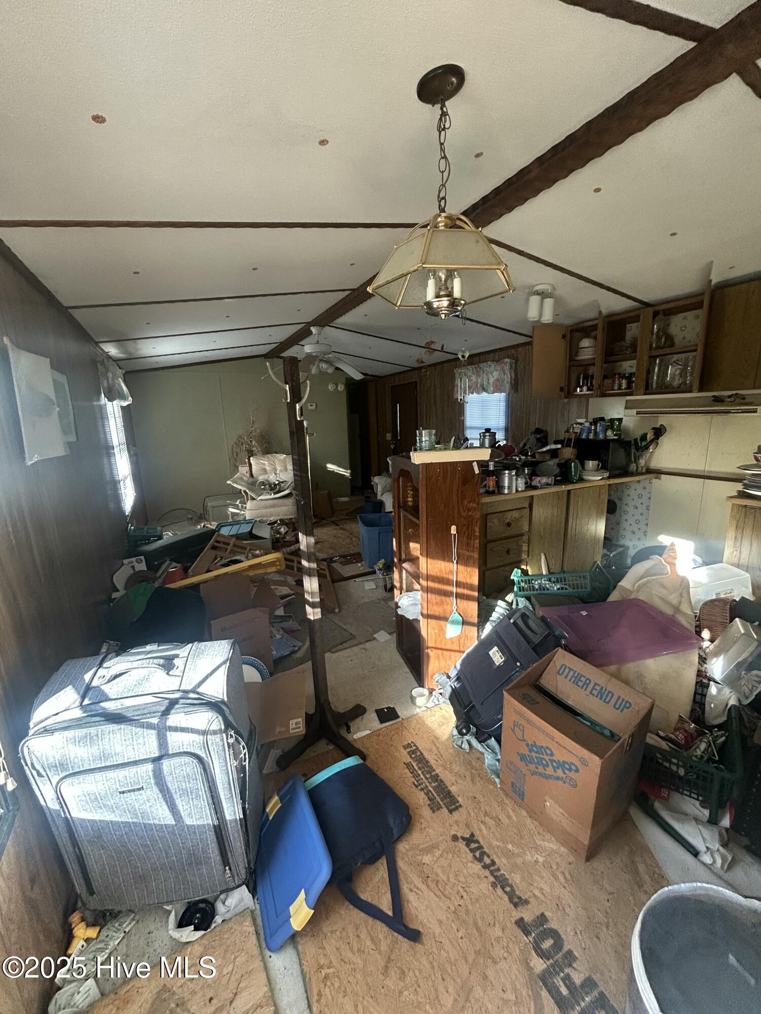 100547108 | Photo 11