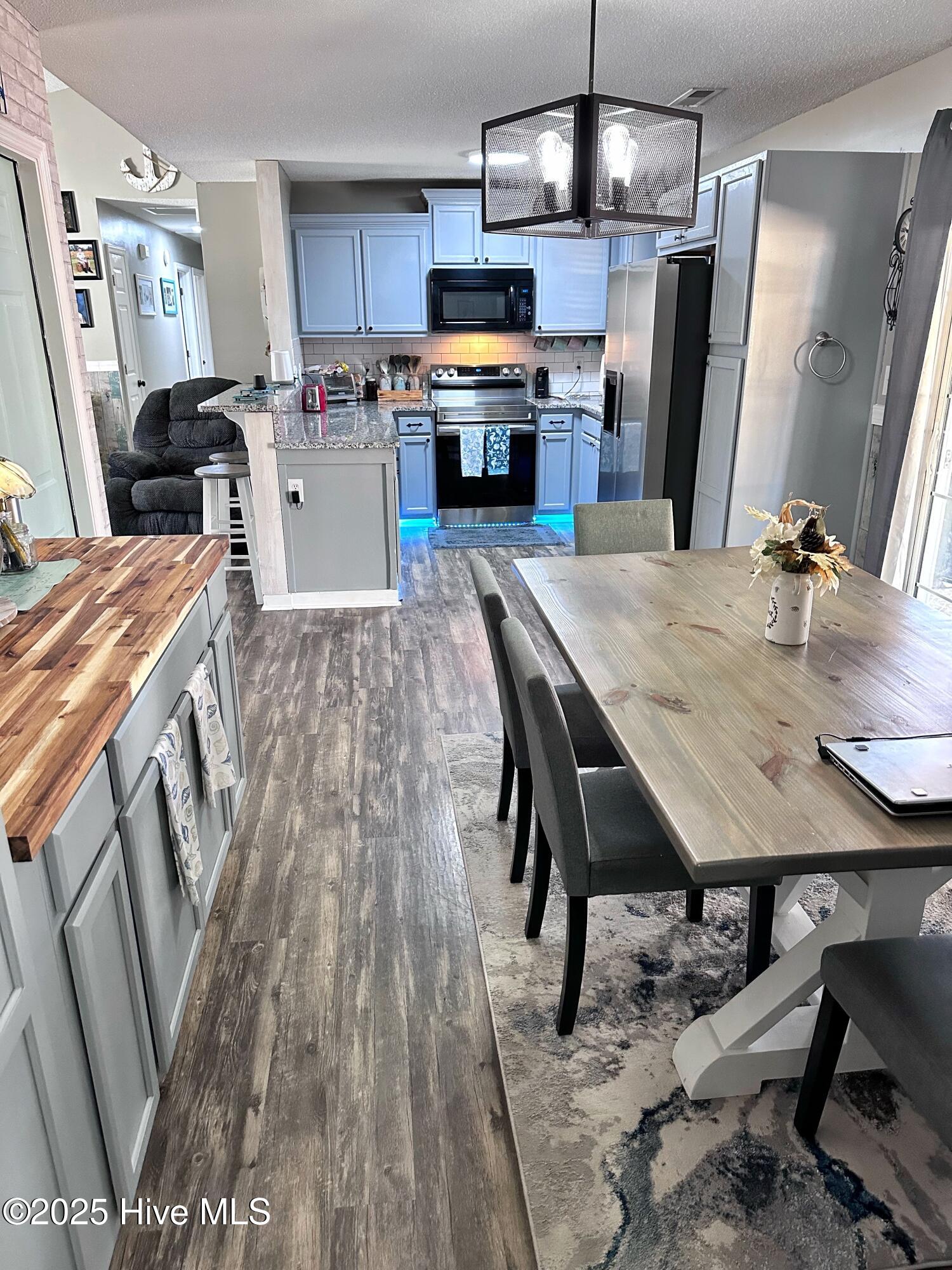 100546985 | Photo 15