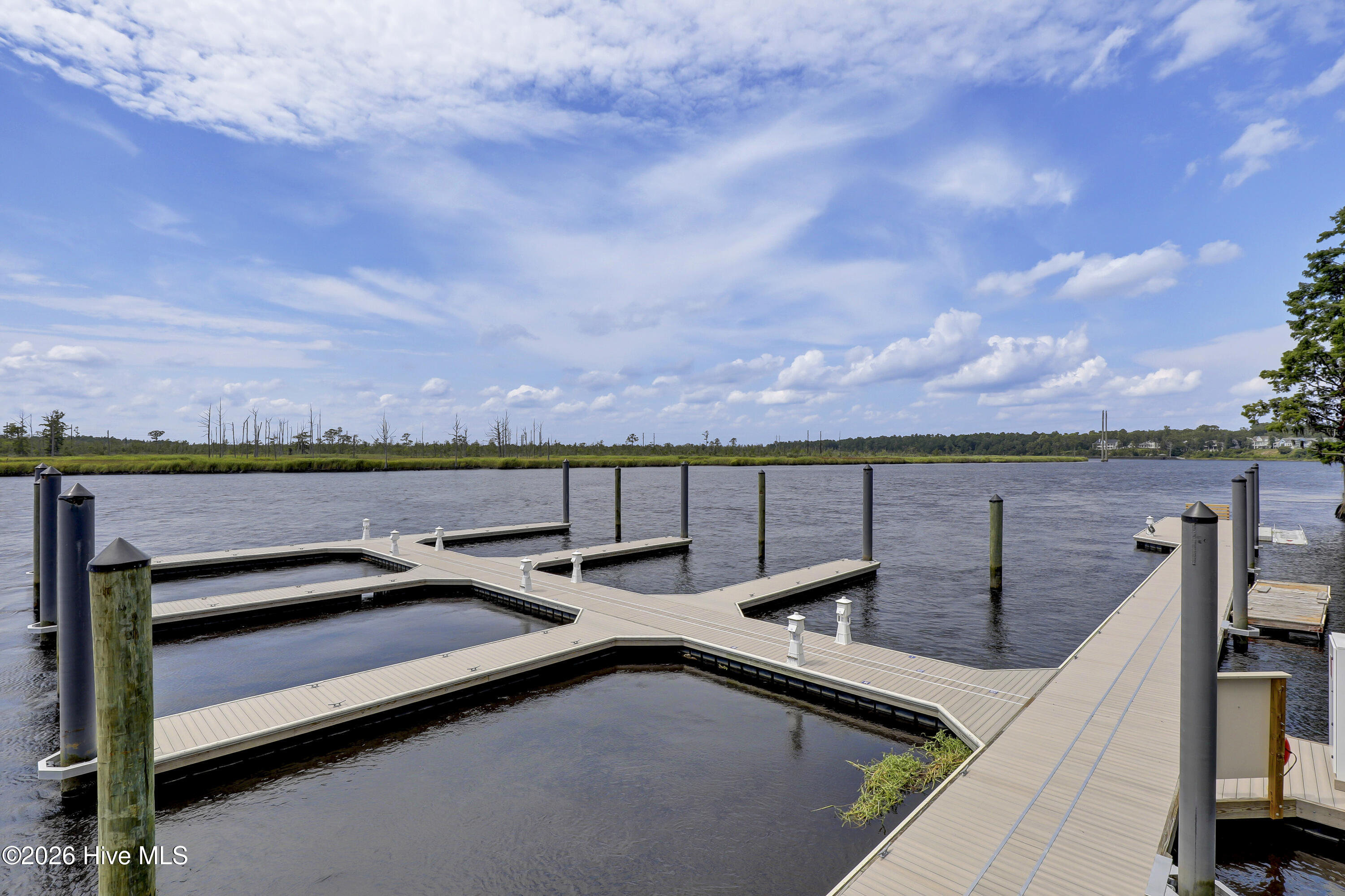 100548611 | Photo 49