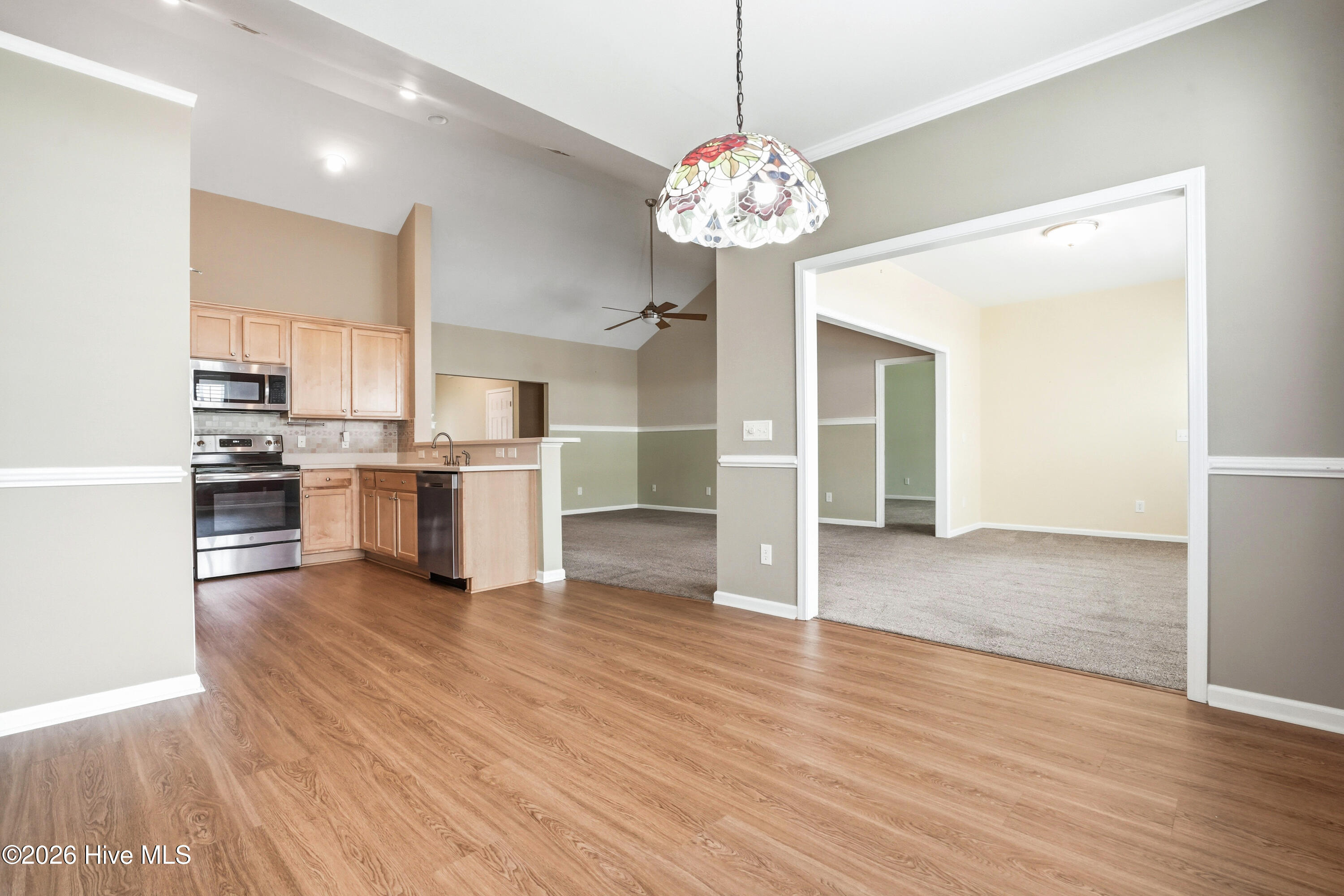 100564881 | Photo 24