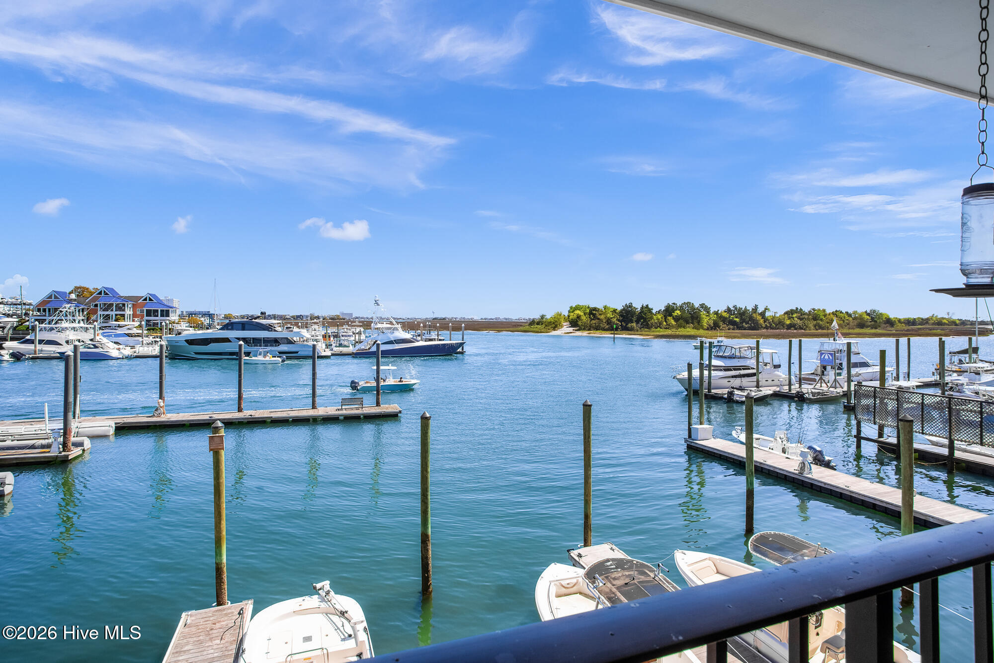 100565973 | Photo 27