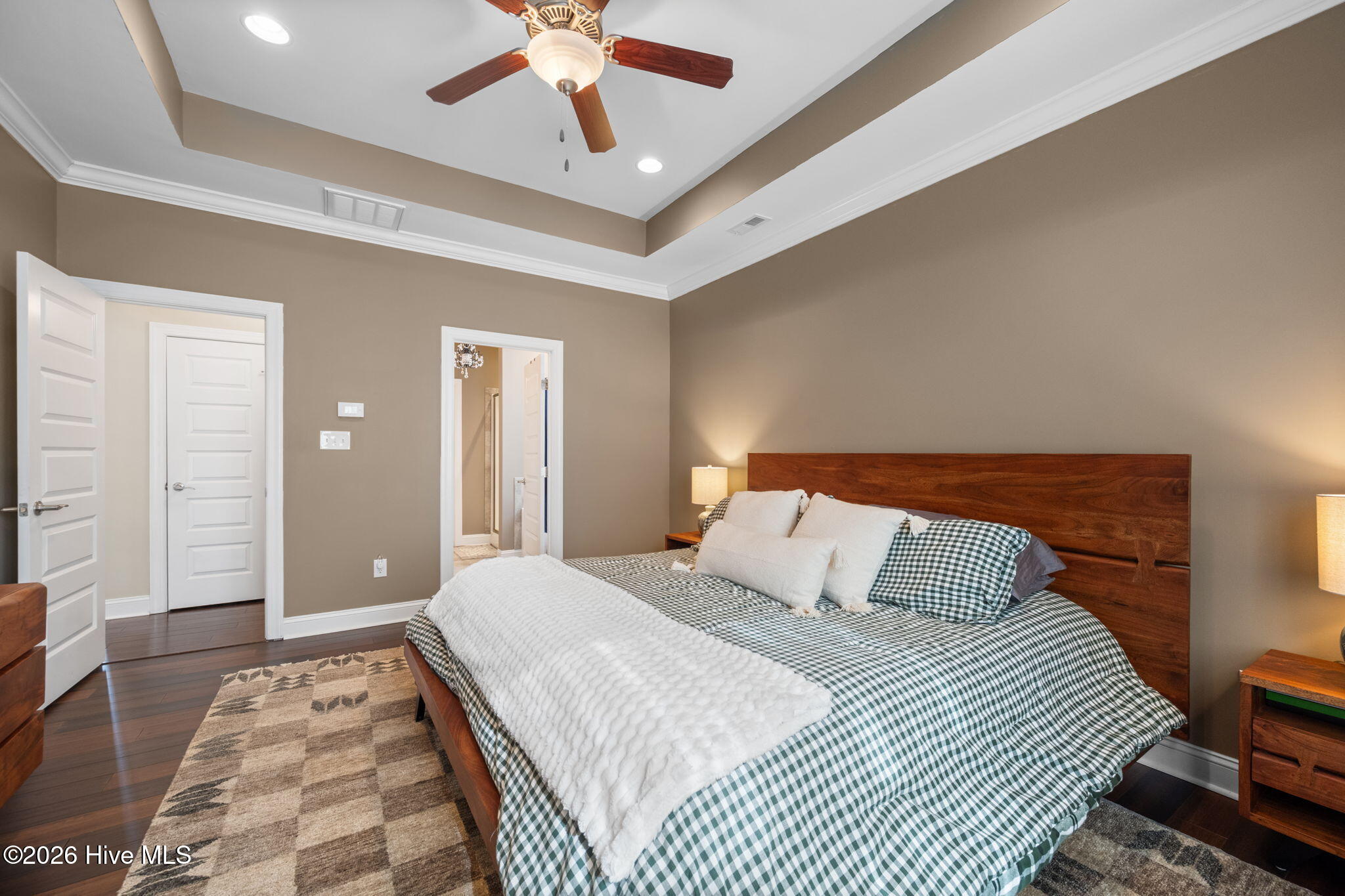 100553408 | Photo 18