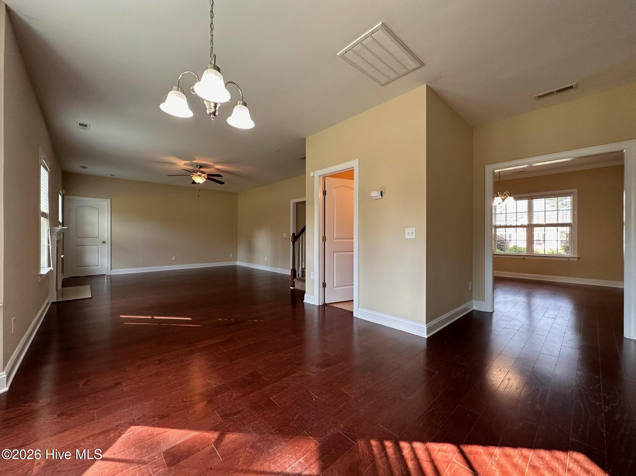 100557868 | Photo 13