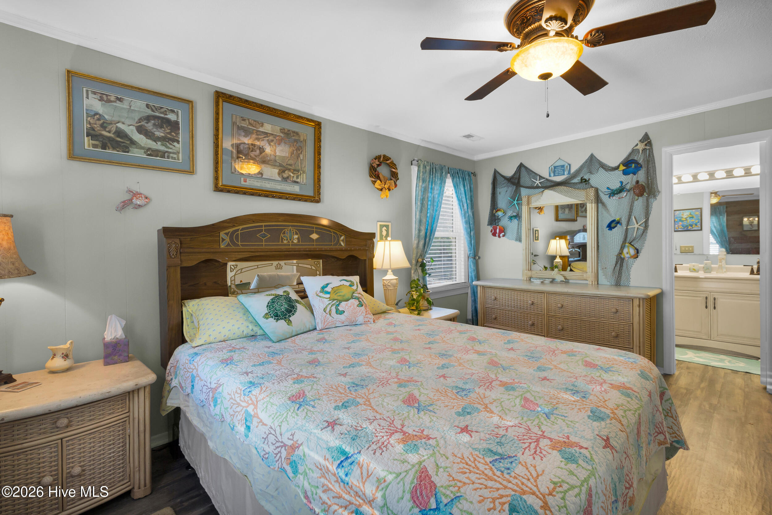 100560097 | Photo 10