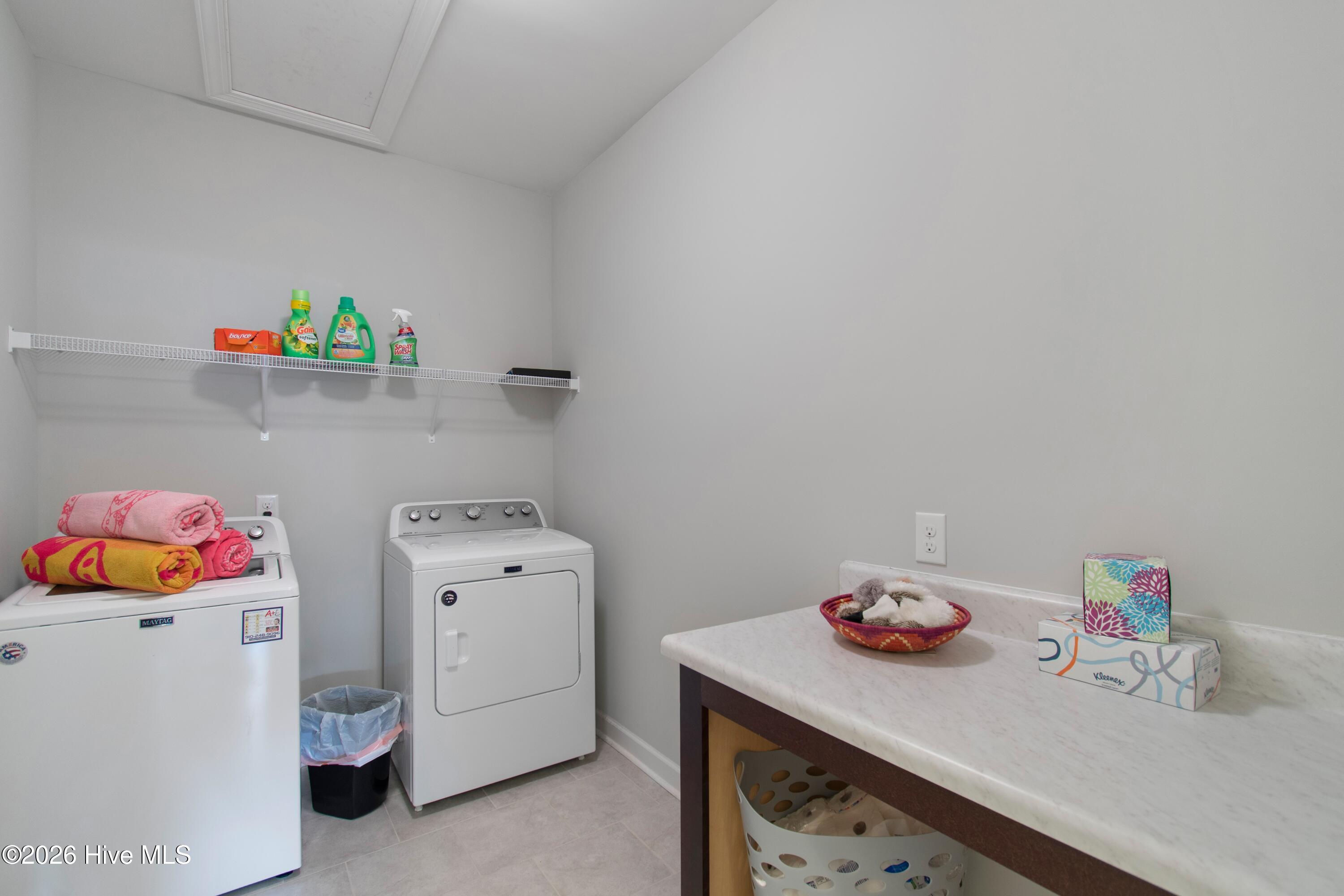 100559235 | Photo 38